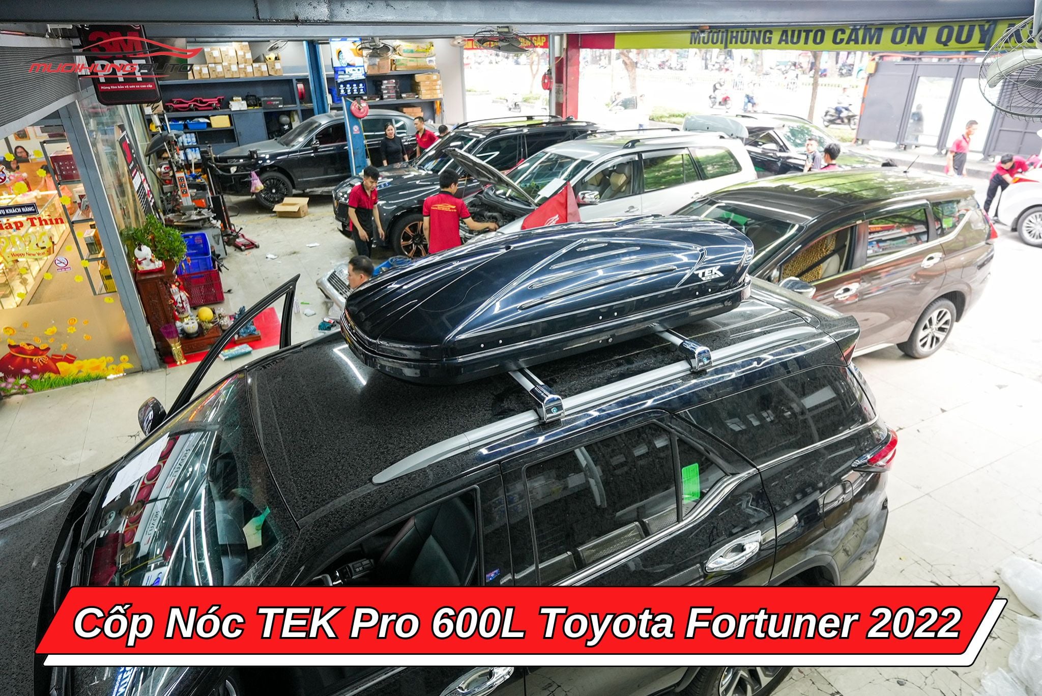 Cốp phi thuyền TEK Pro 600L ô tô Toyota Fortuner 2022