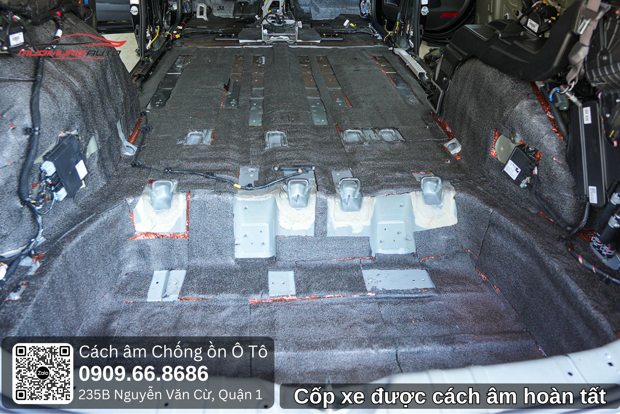 Cốp xe ô tô được cách âm hoàn tất