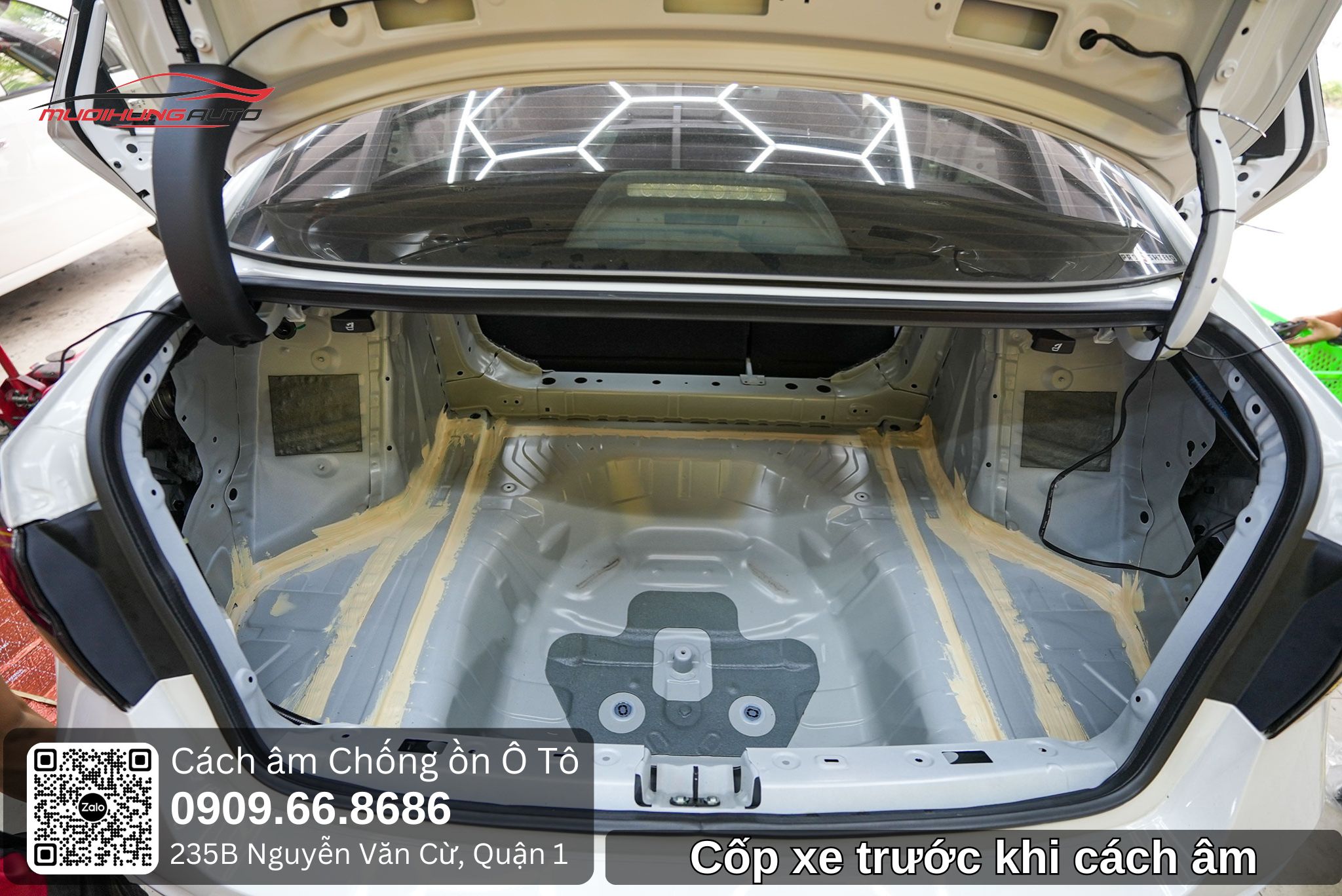 Cốp xe trước khi cách âm