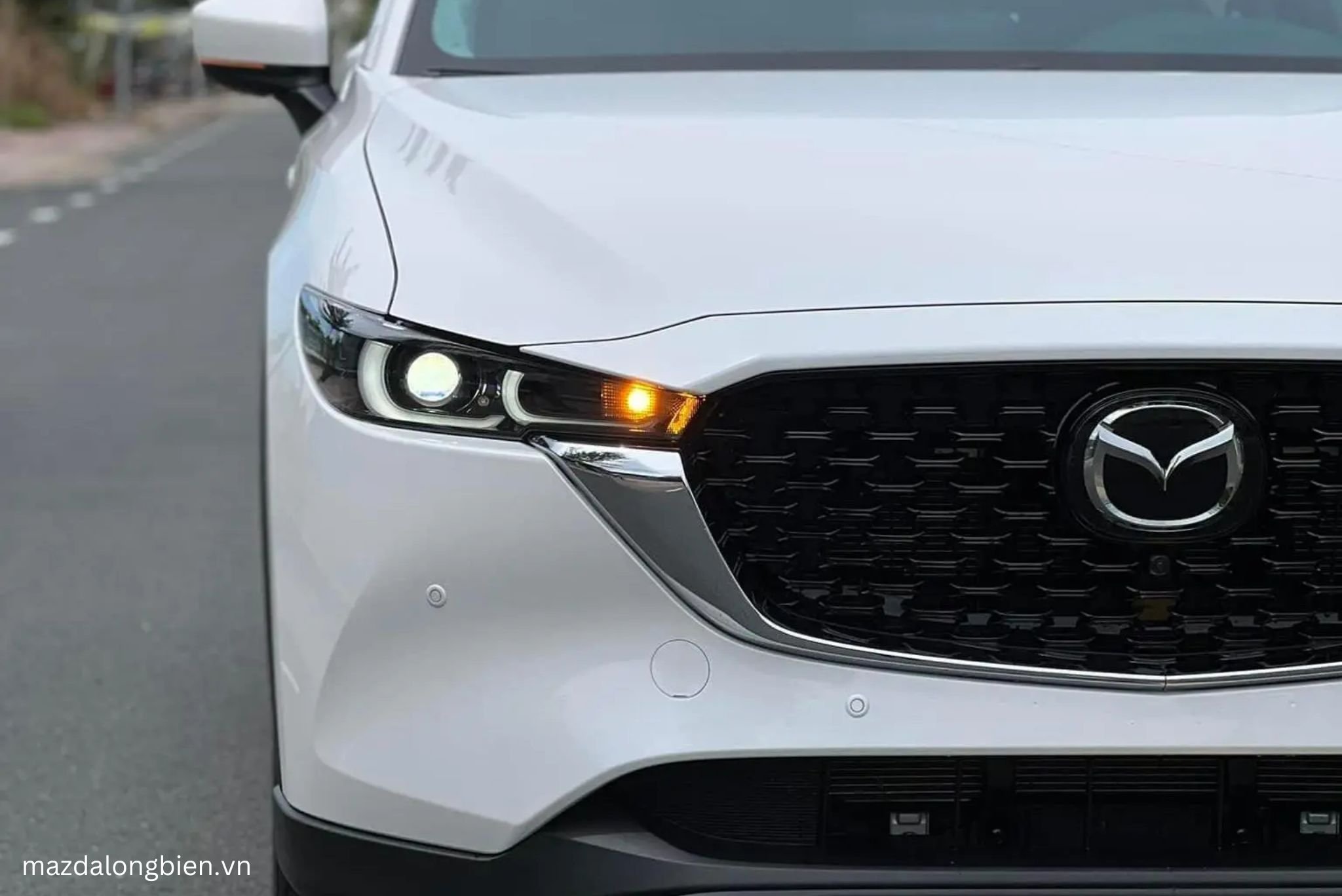 Mazda CX5 2025 trang bị đèn LED hiện đại