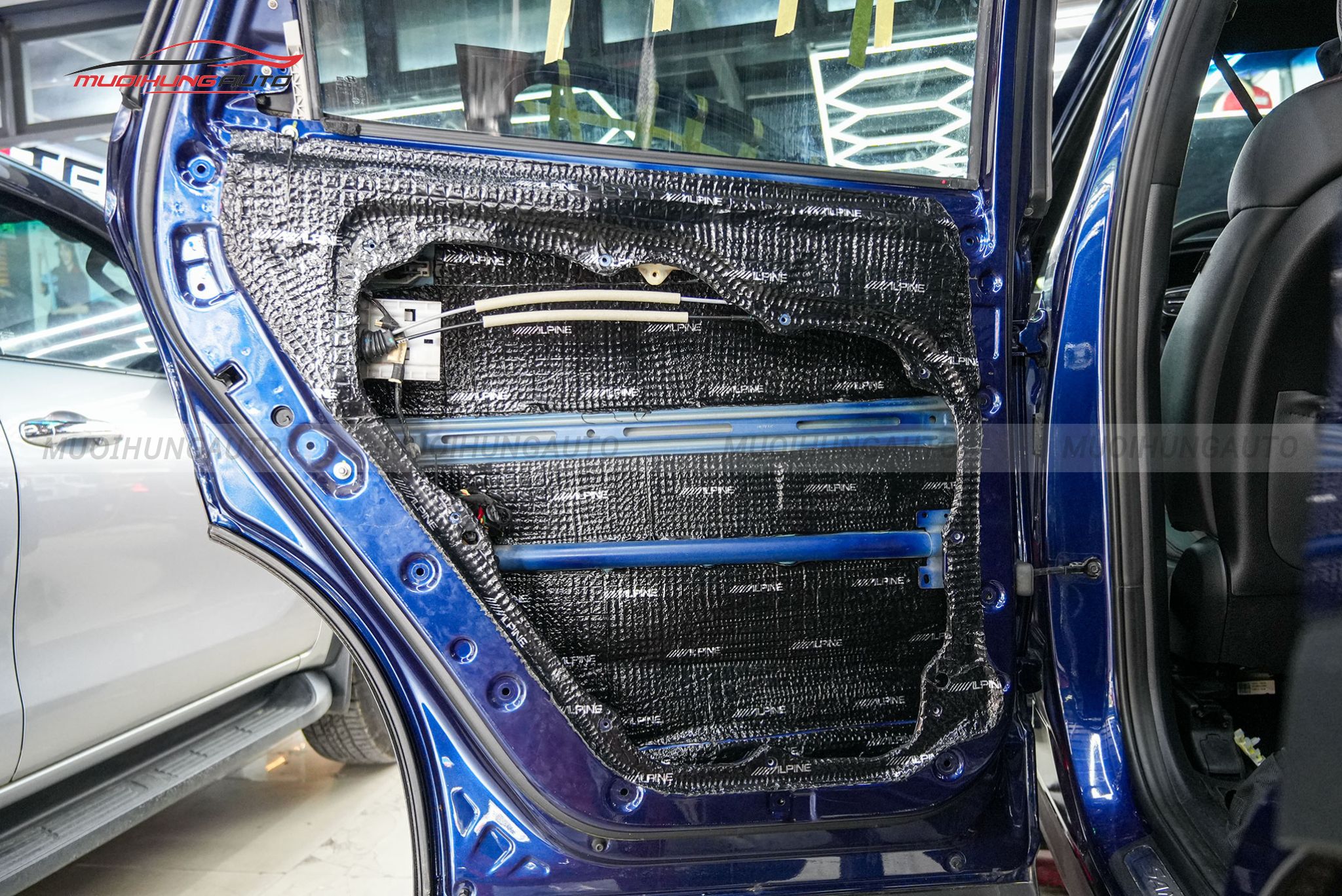 Dán cách âm 4 cánh cửa Hyundai Santafe 2019