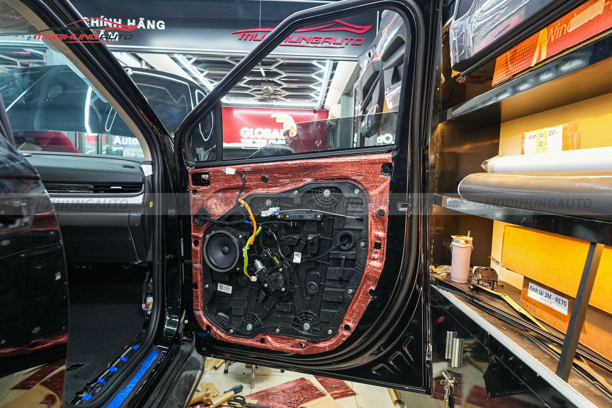 Dán cách âm 4 cánh cửa xe Kia Carnival 2025