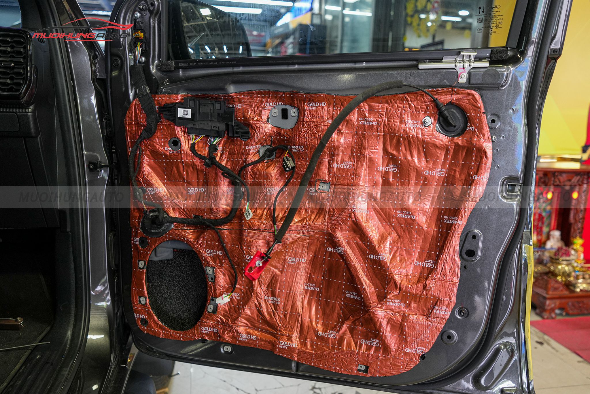 Dán cách âm 4 cửa xe Ford Ranger 2023