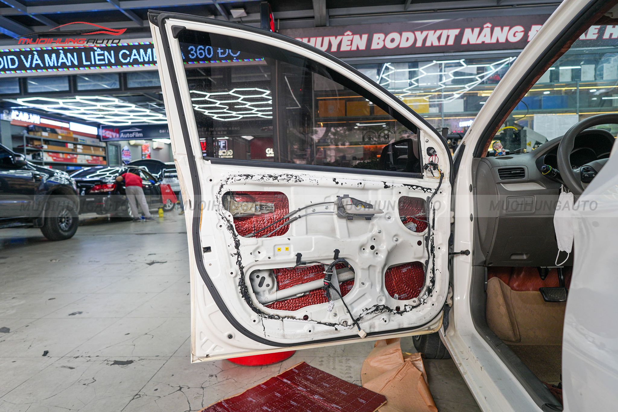 Dán cách âm cho 4 cánh cửa Kia Morning 2013