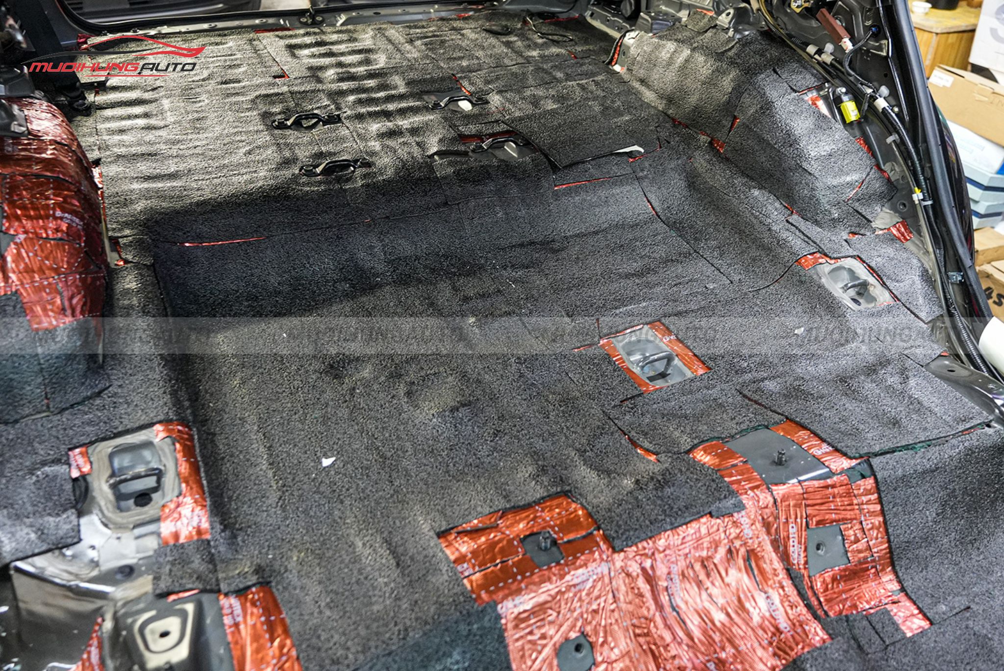 Dán cách âm cho sàn xe Peugeot 5008