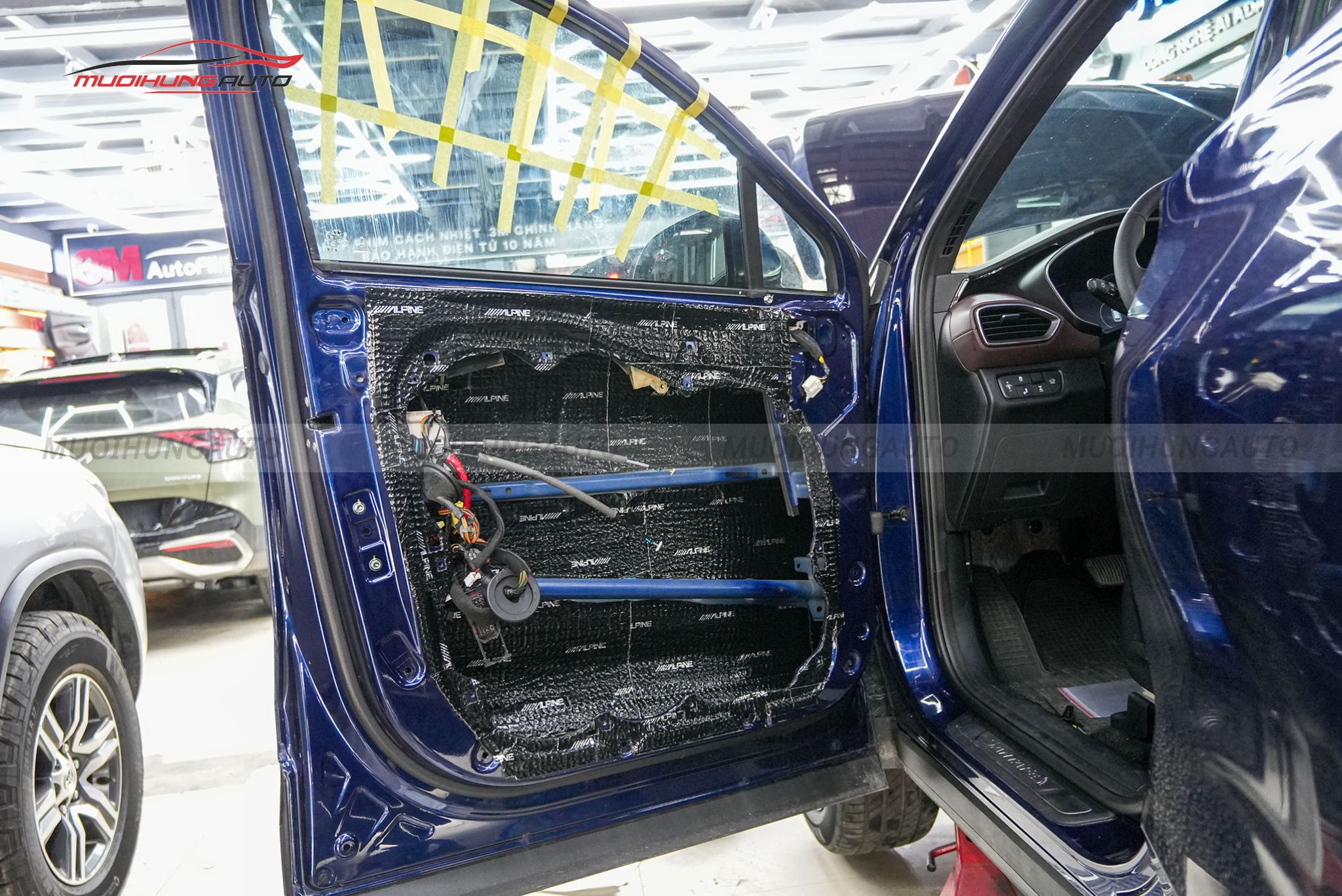 Dán cách âm chống ồn 4 cửa xe Hyundai Santafe 2019