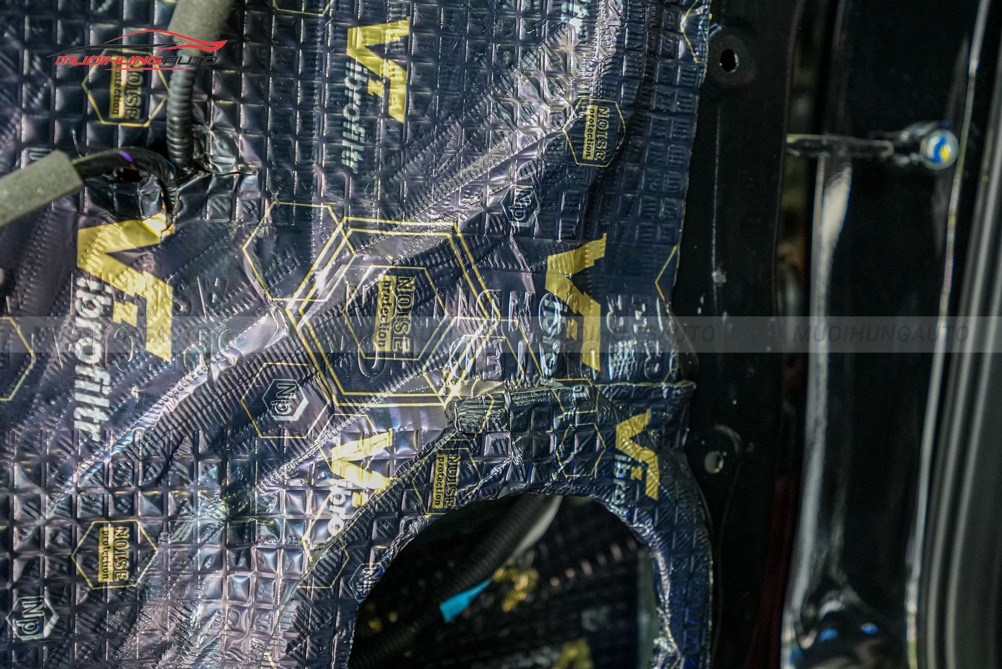 Dán cách âm chống ồn cửa xe Honda City 2022