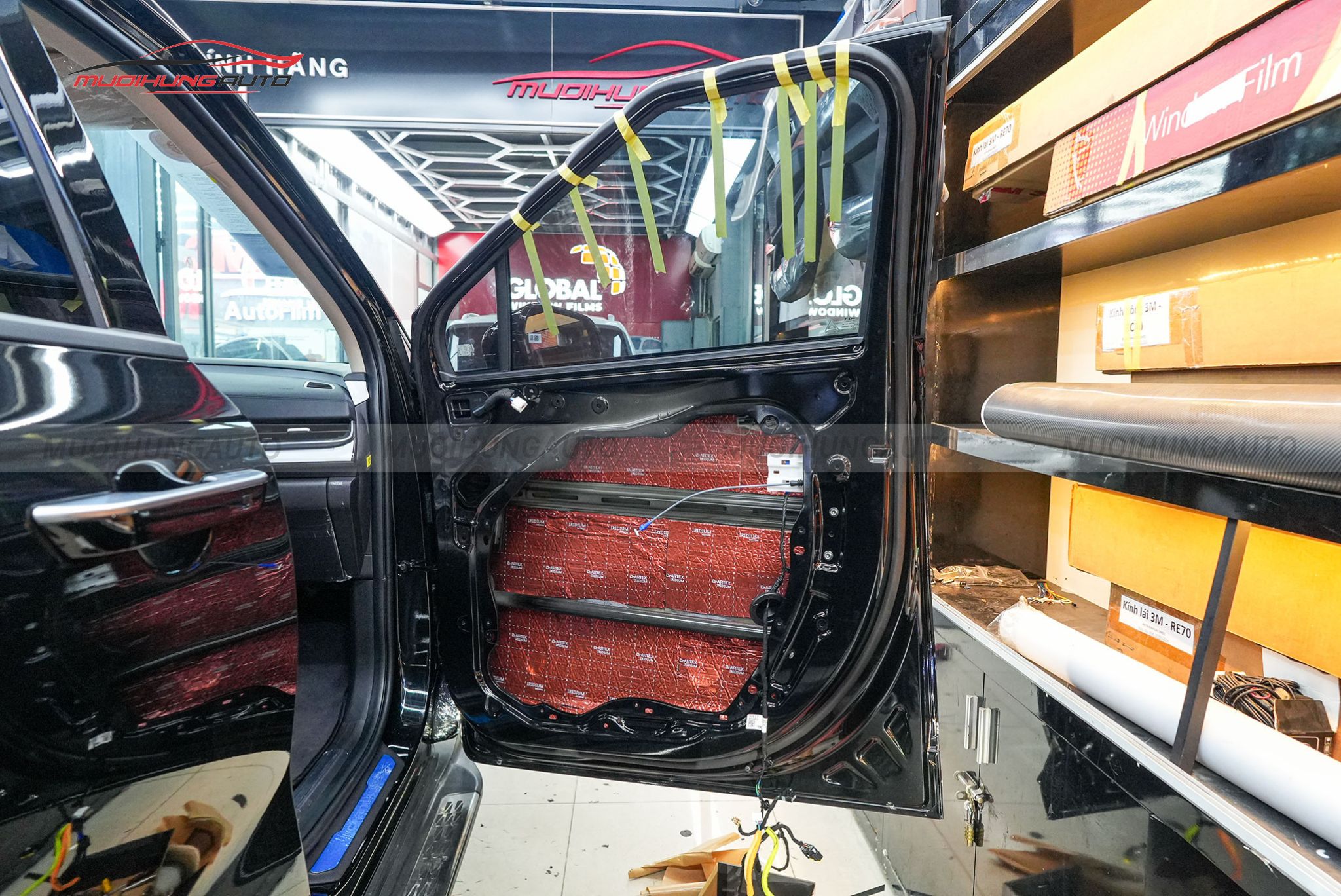Dán cách âm chống ồn cửa xe Kia Carnival 2025