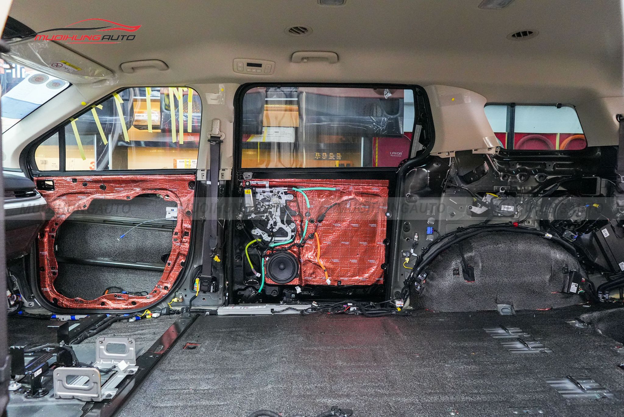 Dán cách âm chống ồn sàn xe Kia Carnival 2025