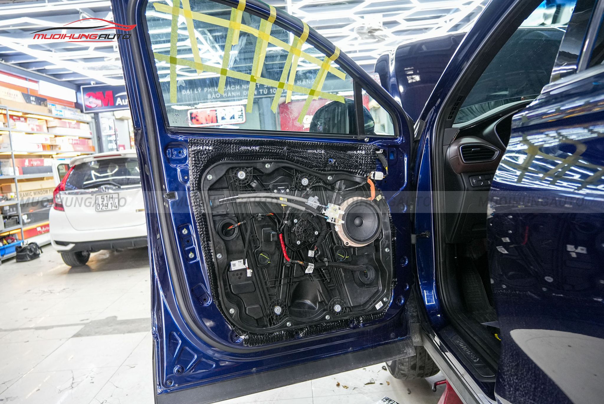 Dán cách âm cửa xe Hyundai Santafe 2019