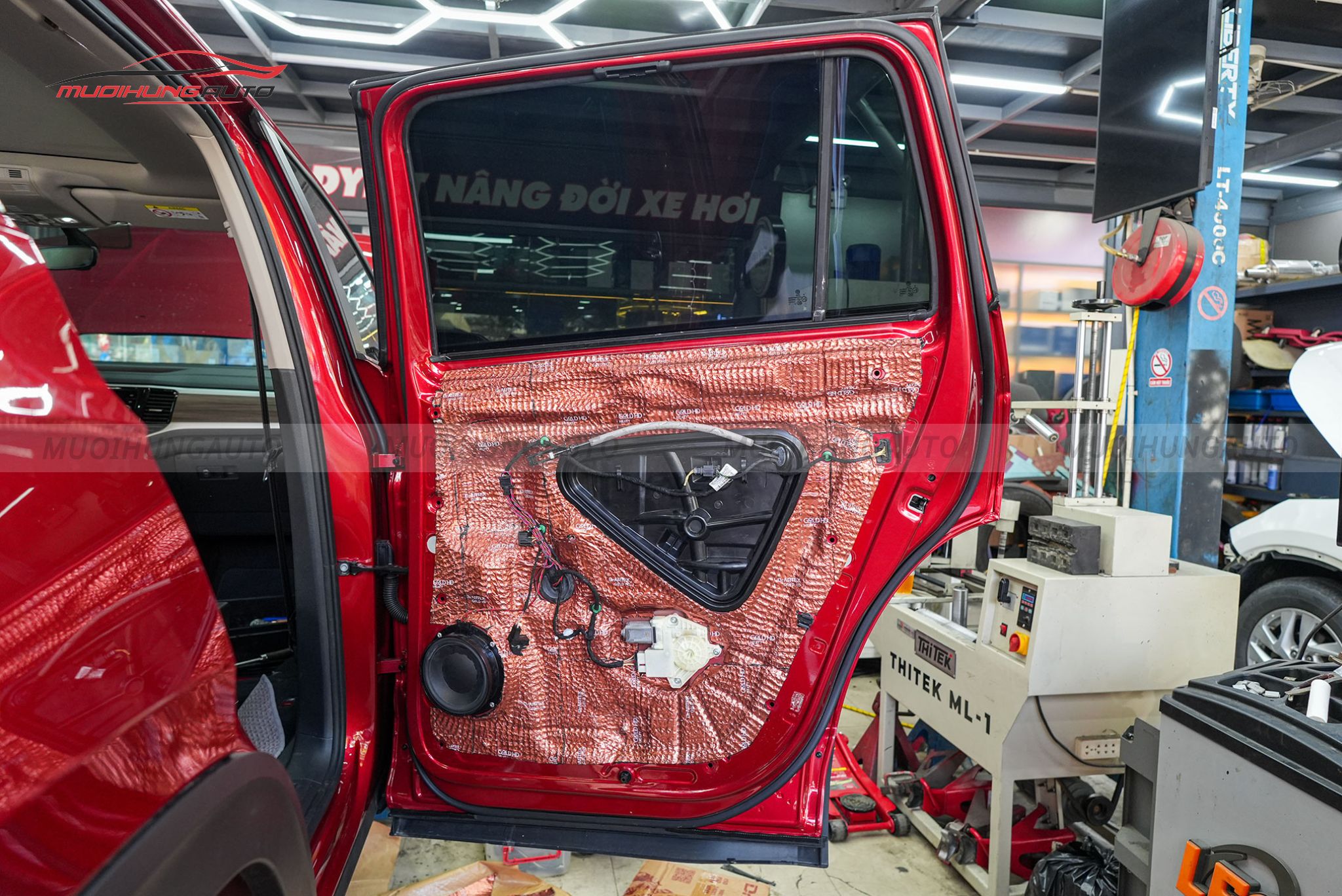 Dán cách âm cửa xe Volkswagen Teramont 2023