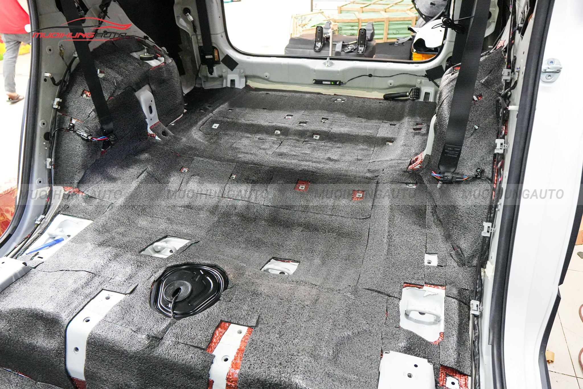 Dán cách âm sàn xe cho Hyundai Stargazer