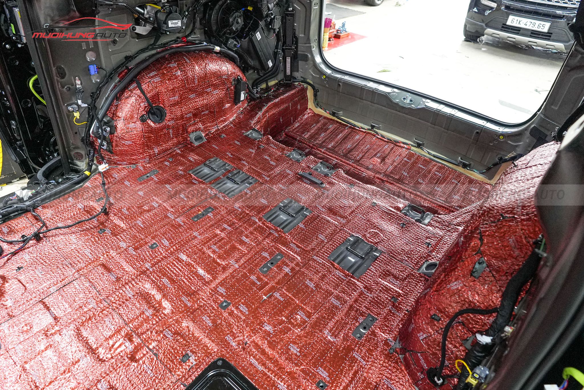 Dán cách âm sàn xe cho Kia Carnival 2025