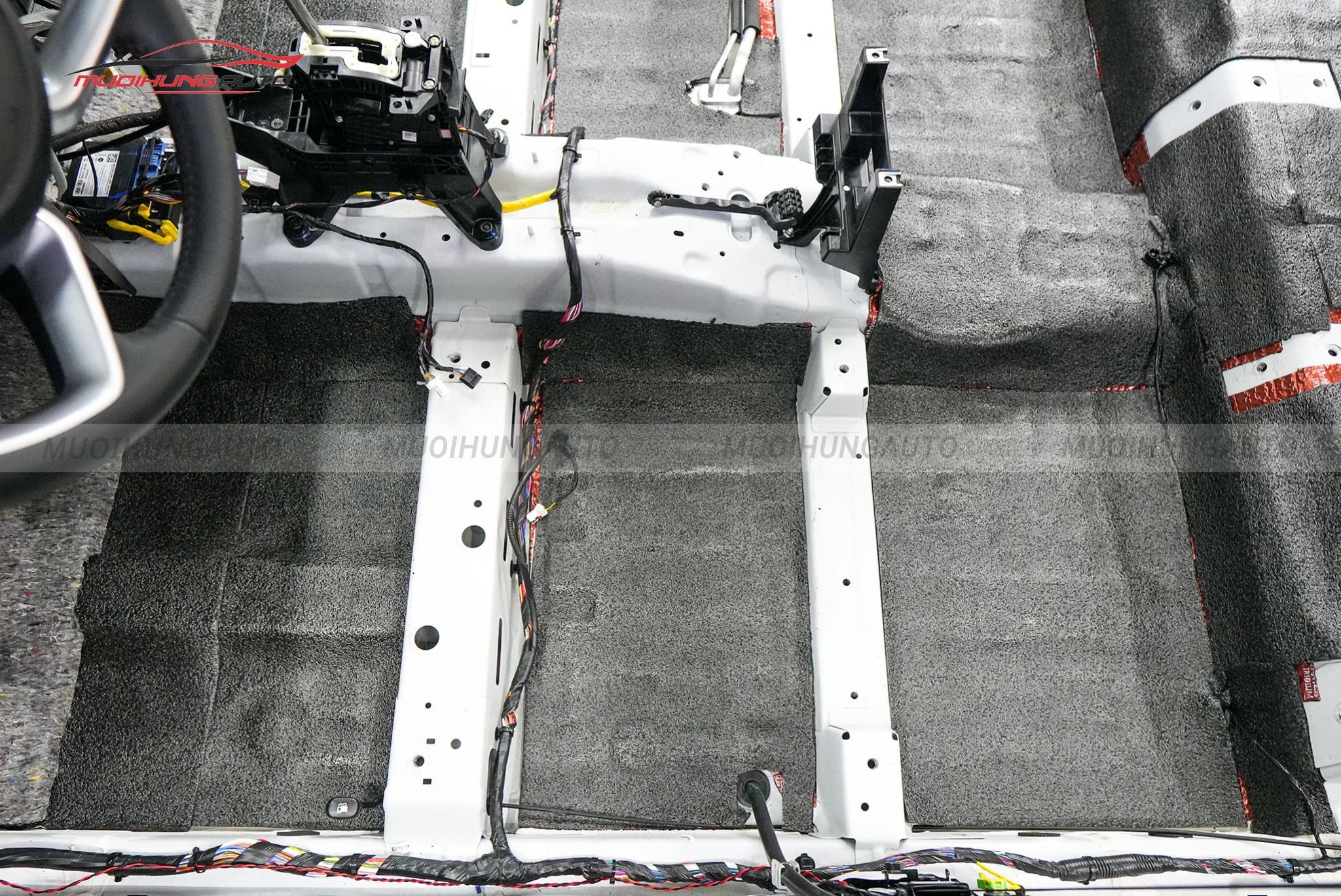 Dán cách âm sàn xe cho ô tô Hyundai Stargazer