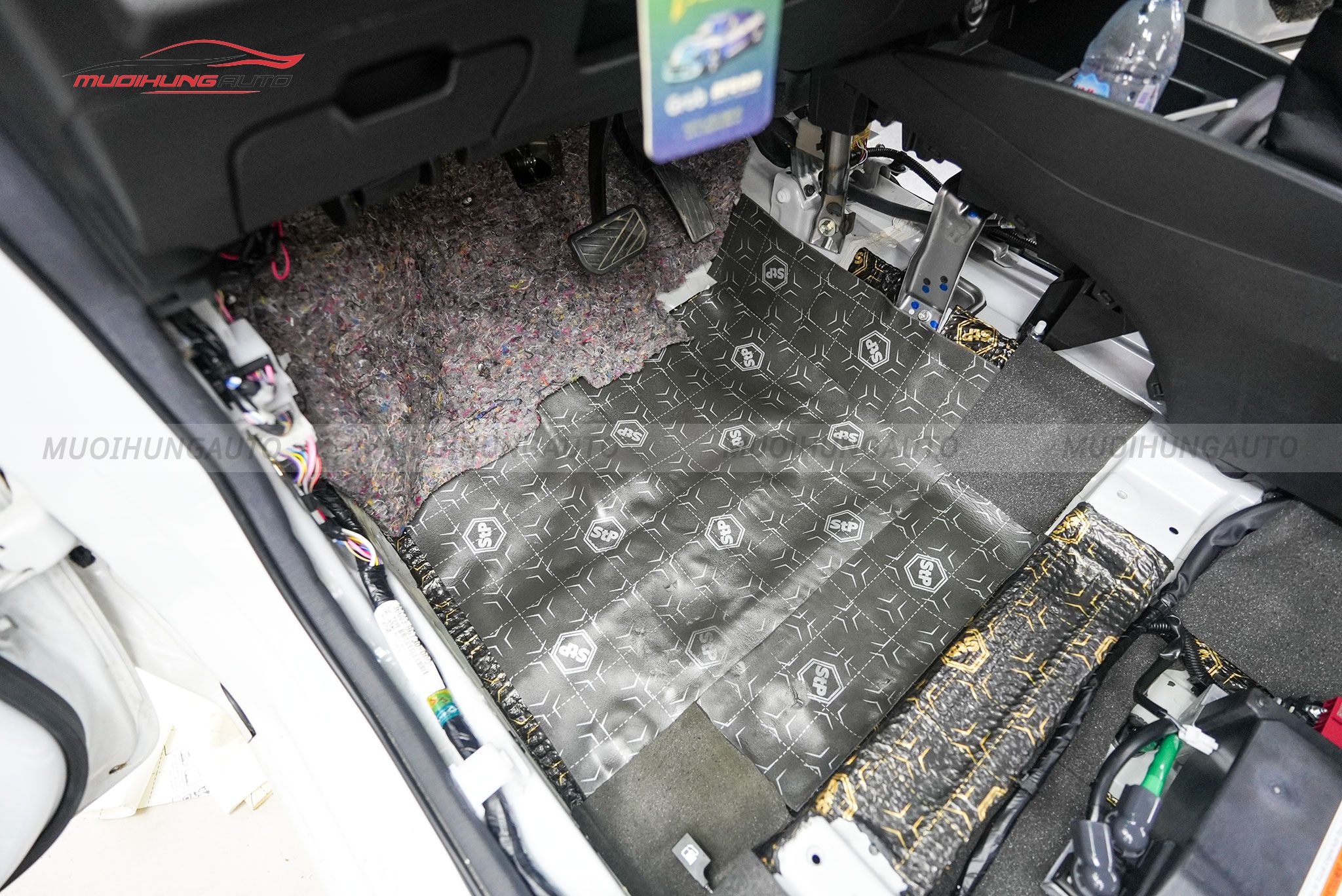 Dán cách âm sàn xe Suzuki Ertiga