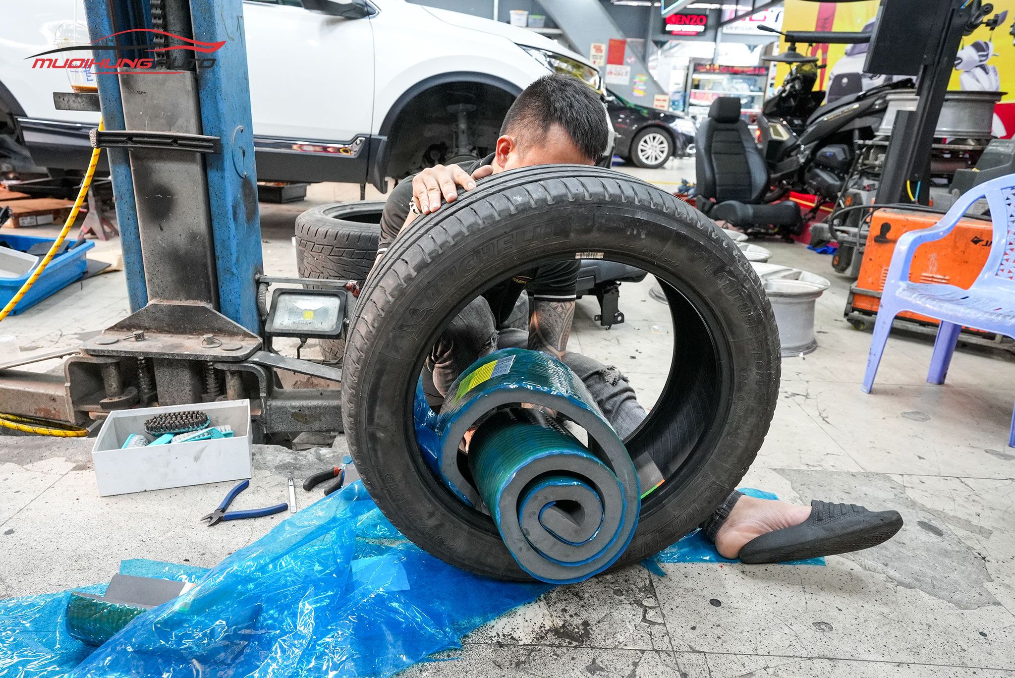 Dán chống nổ lốp ô tô size 255