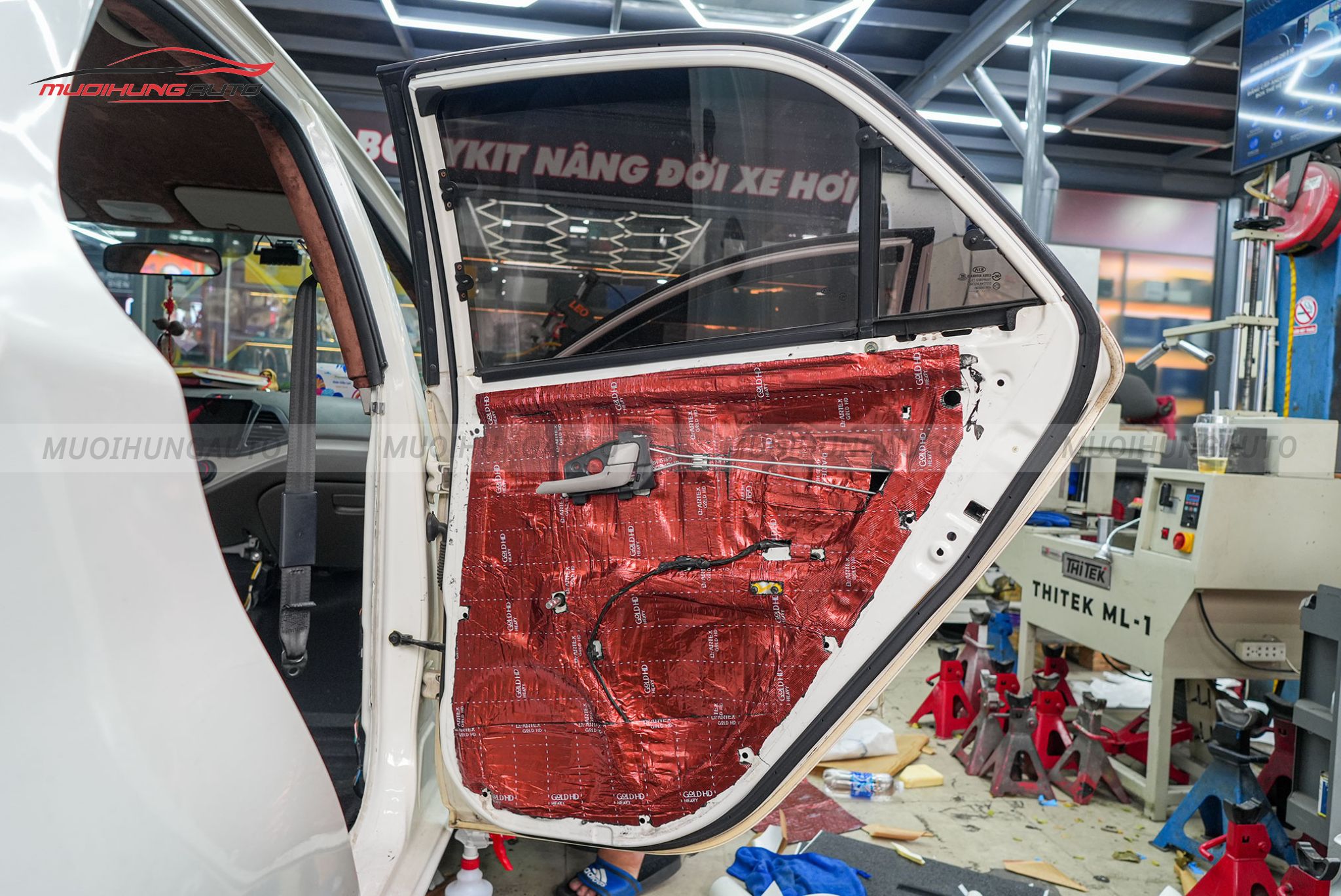 Dán chống ồn cánh cửa xe ô tô Kia Morning 2013