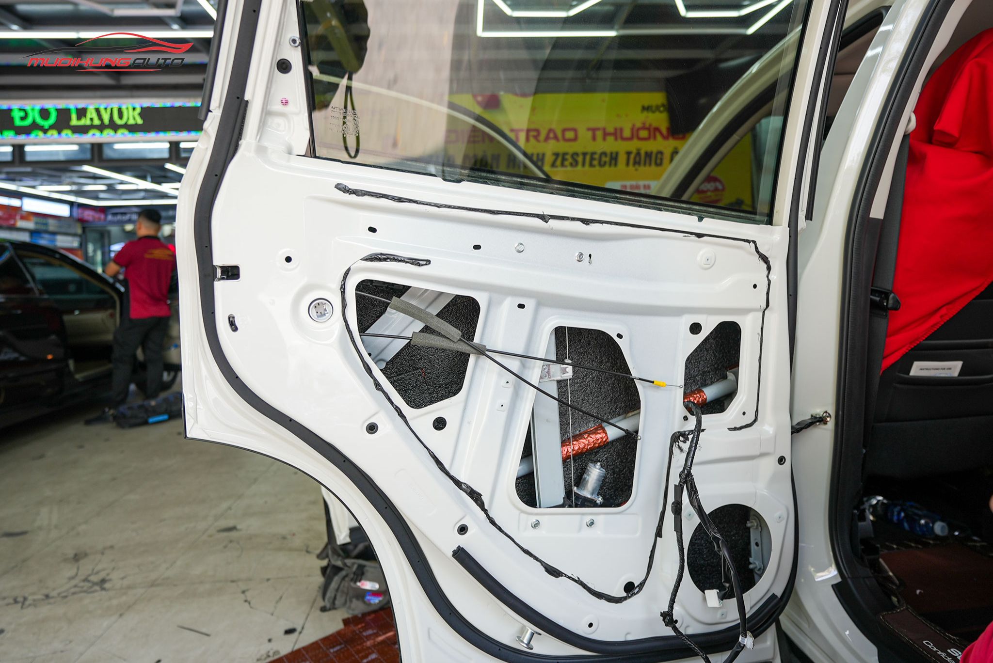 Dán chống ồn cánh cửa xe ô tô Subaru Forester 2023