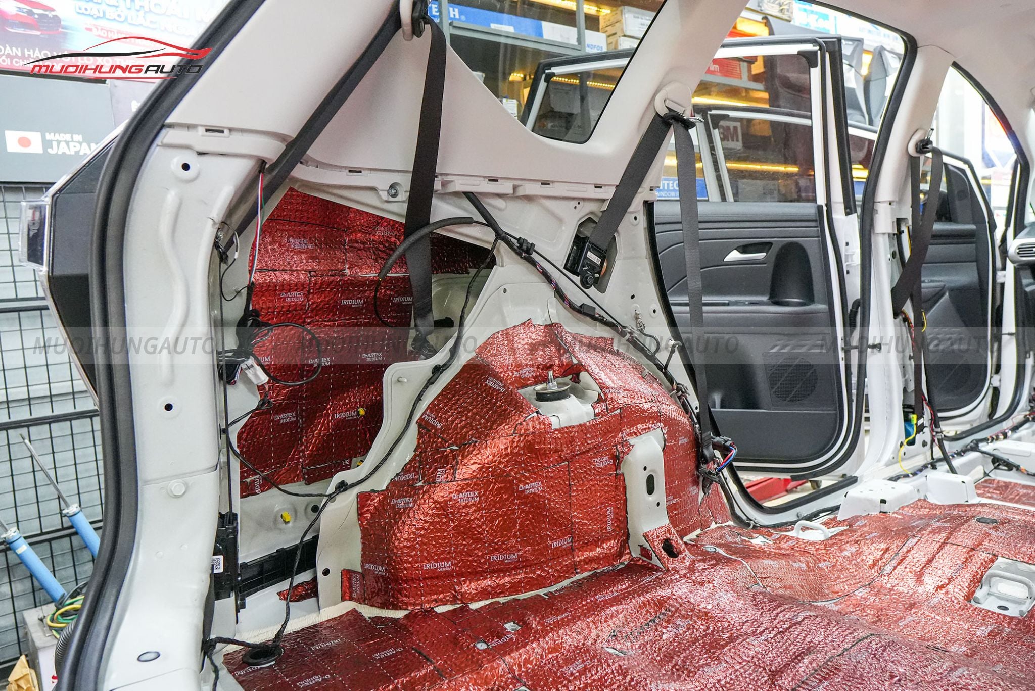 Dán chống ồn cốp xe ô tô Hyundai Stargazer