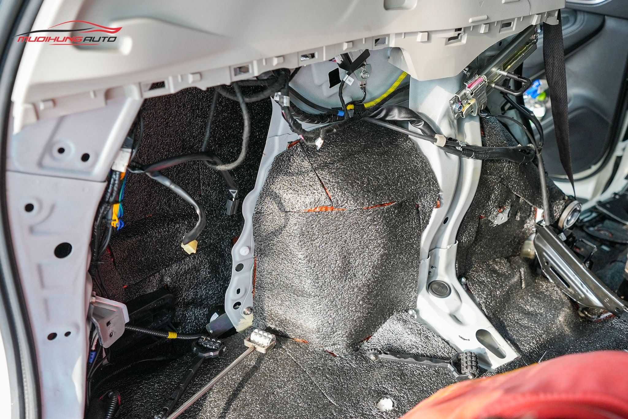 Dán chống ồn cốp xe ô tô Subaru Forester 2023