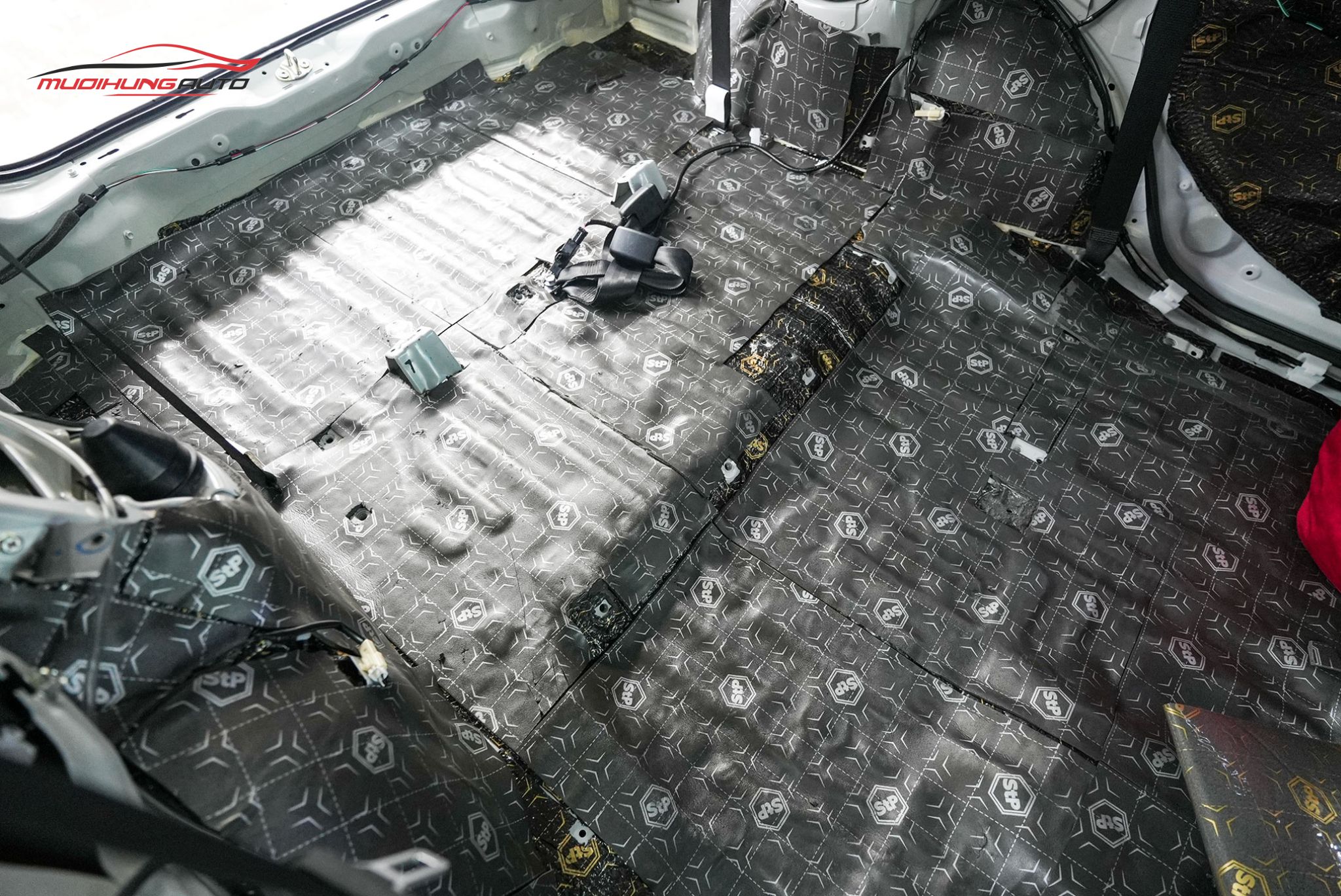 Dán chống ồn cốp xe ô tô Suzuki Ertiga 2024