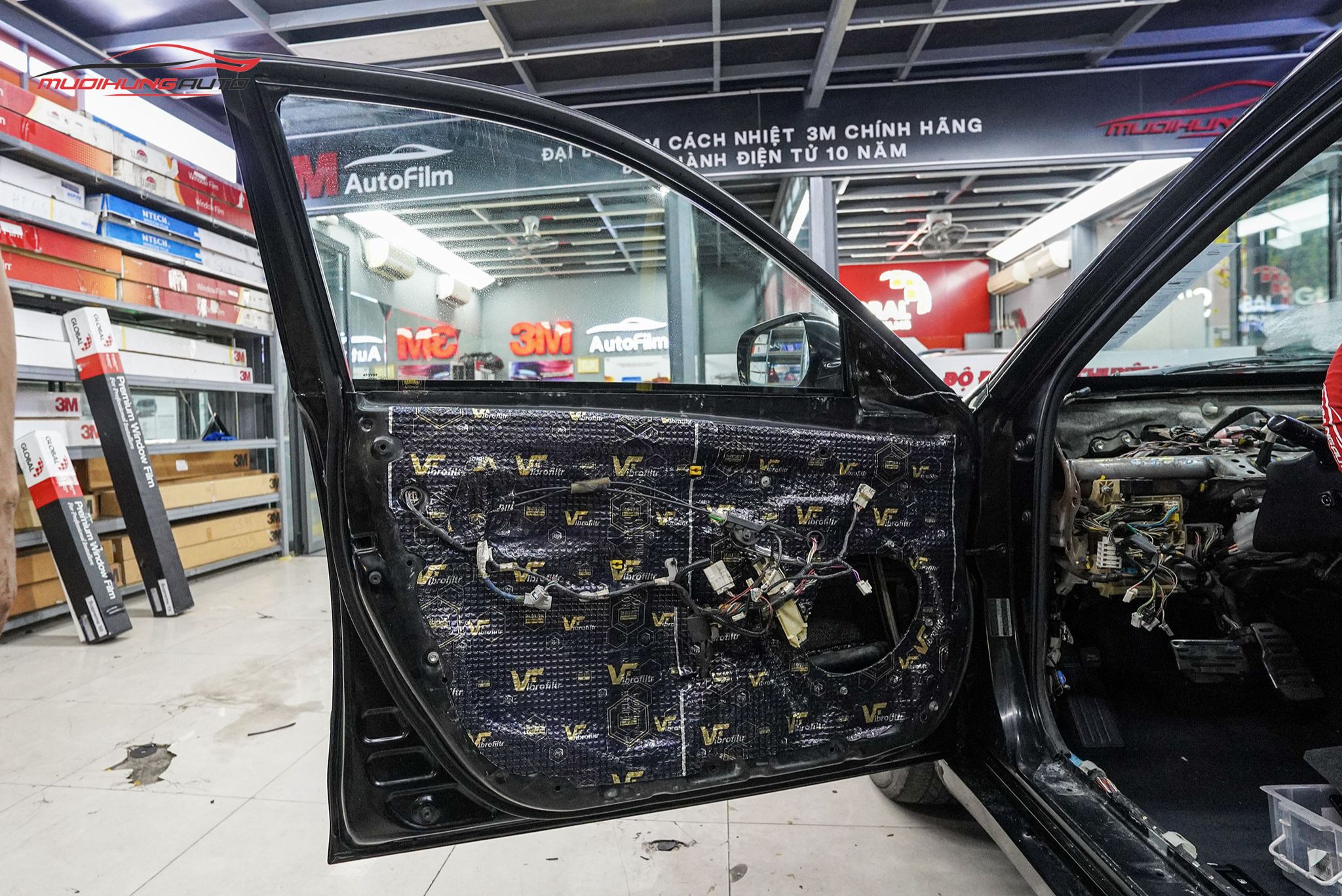 Dán chống ồn cửa xe ô tô Toyota Camry 2008