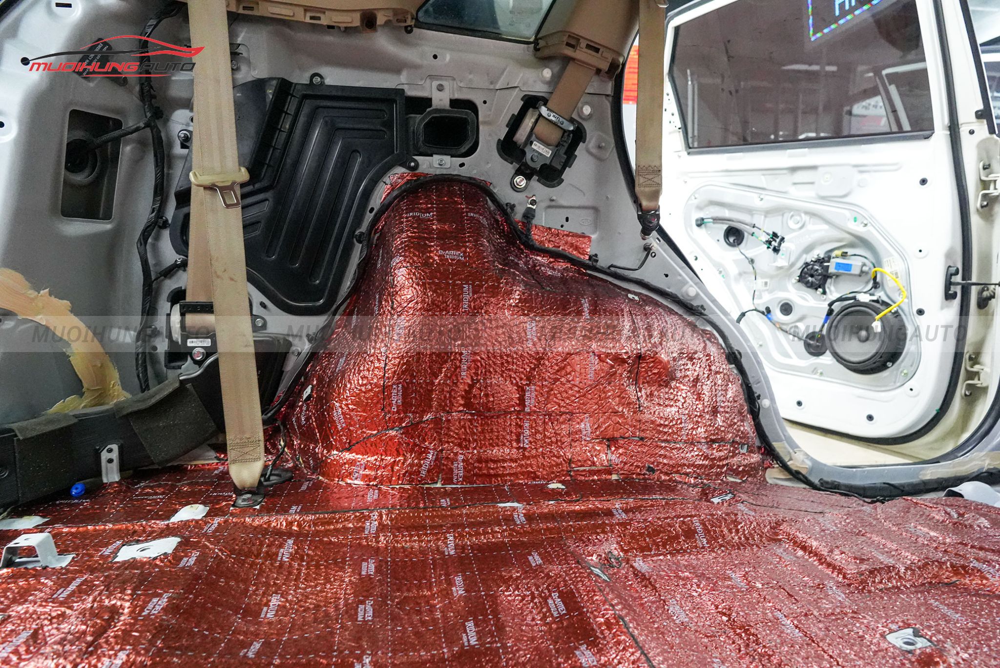 Dán chống ồn sàn xe Kia Sorento 2018