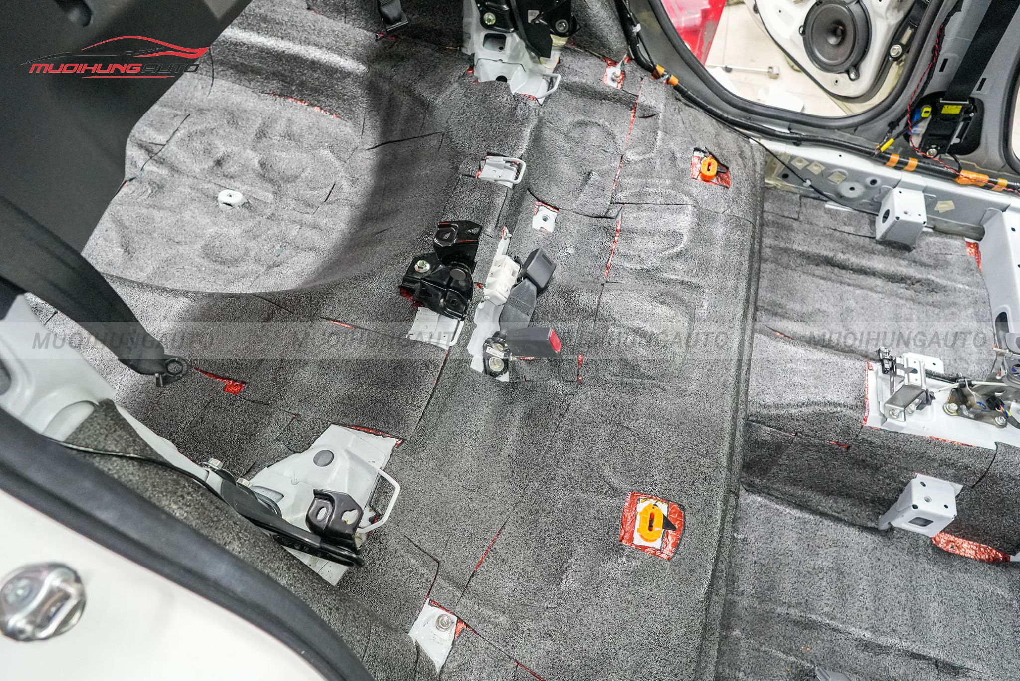 Dán chống ồn sàn xe Mazda 2 2019