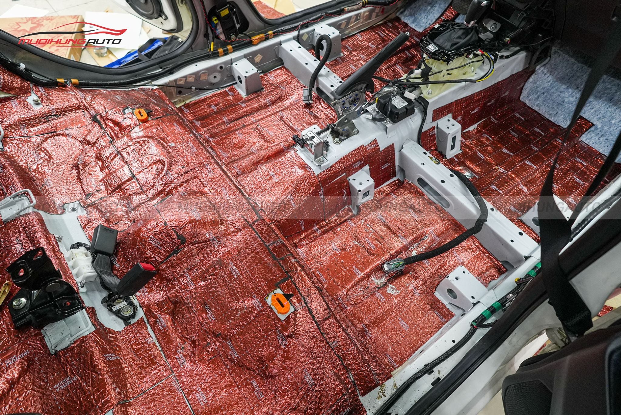 Dán chống ồn sàn xe ô tô Mazda 2 2019