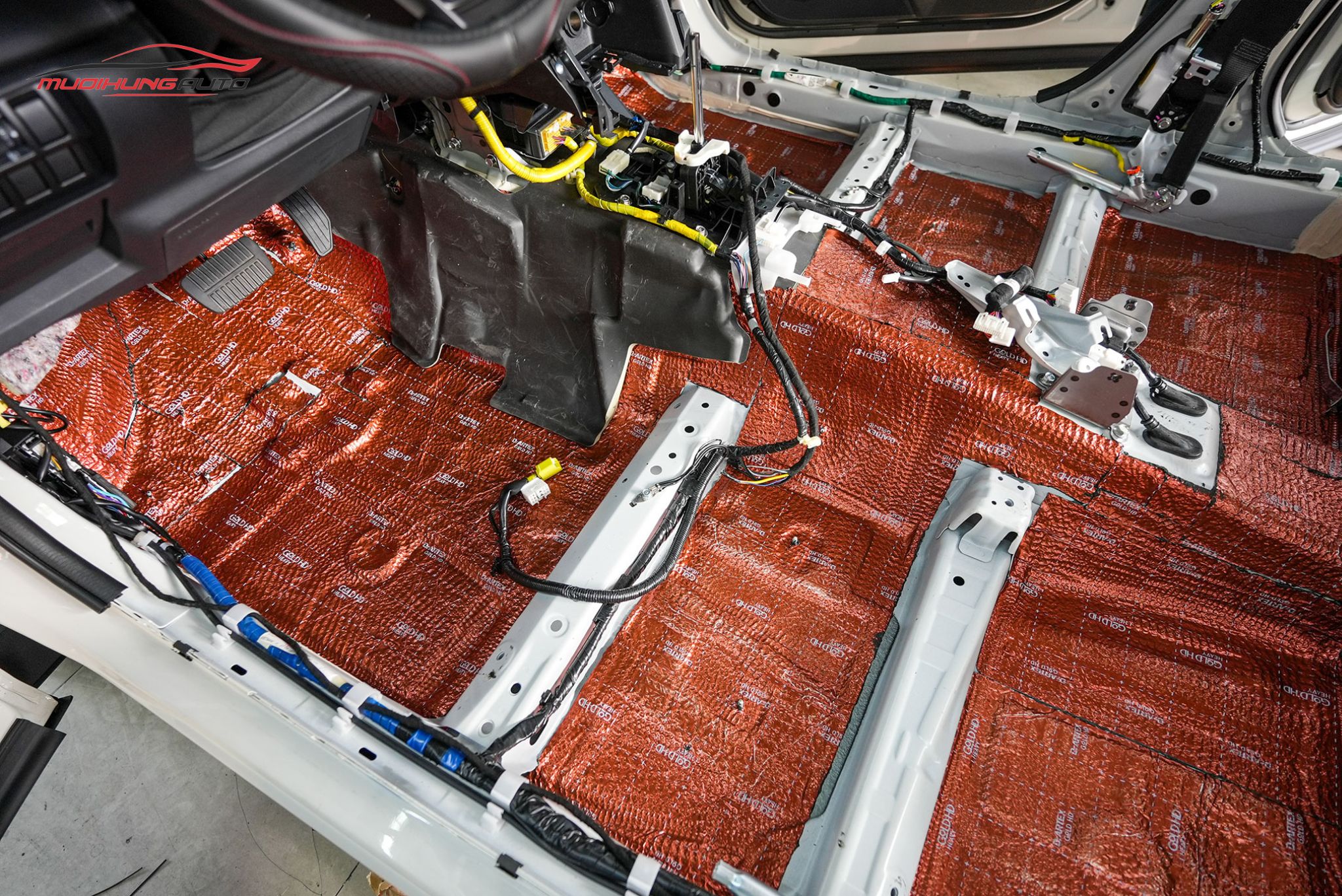 Dán chống ồn sàn xe ô tô Subaru Forester 2023