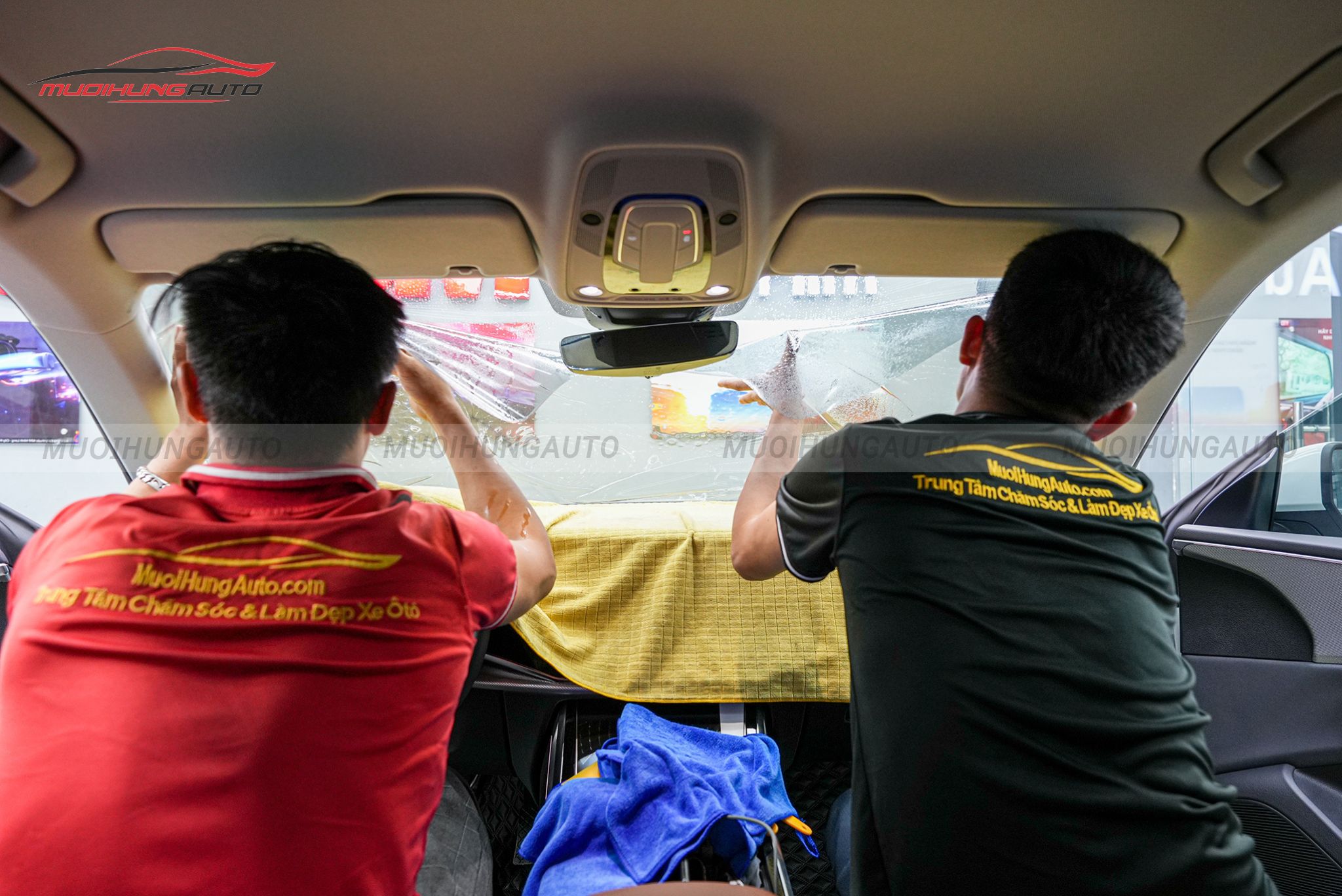 Dán phim cách nhiệt 3M chính hãng cho ô tô Audi Q8