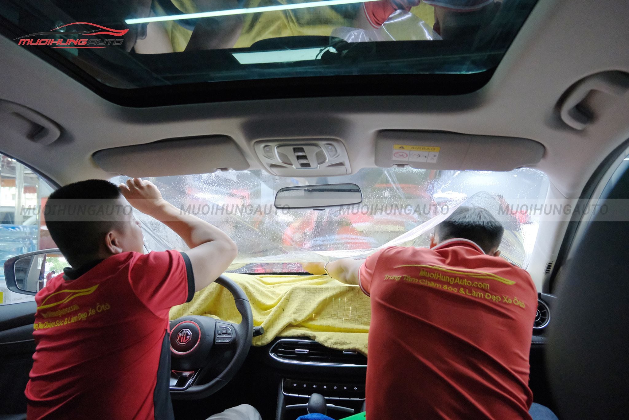 Dán phim cách nhiệt 3M chính hãng cho xe MG HS