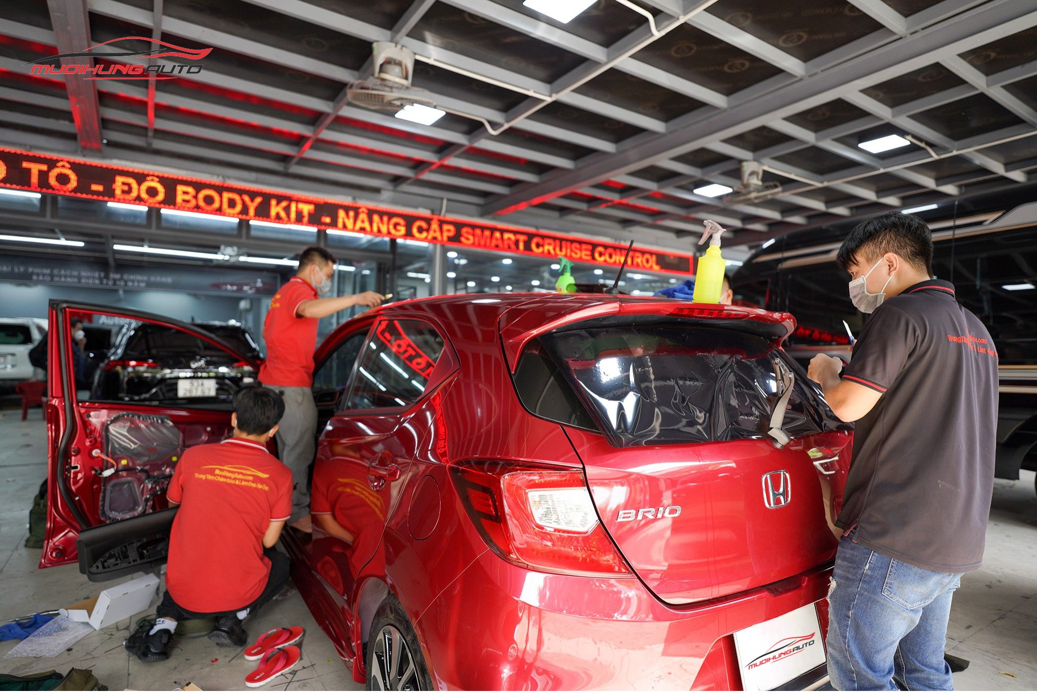 Dán phim cách nhiệt 3M chính hãng Honda Brio