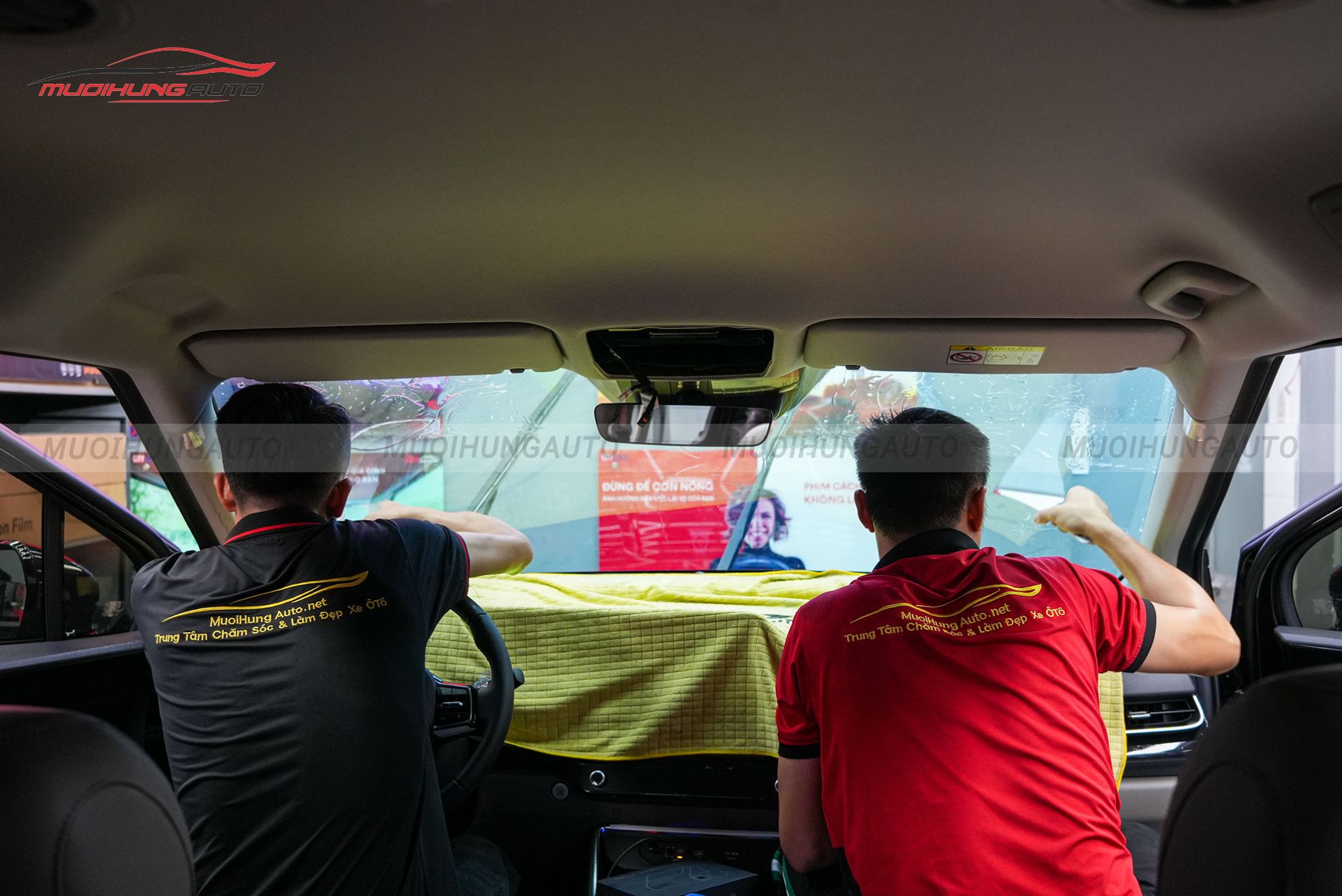 Dán phim cách nhiệt 3M chính hãng Kia Carnival 2024