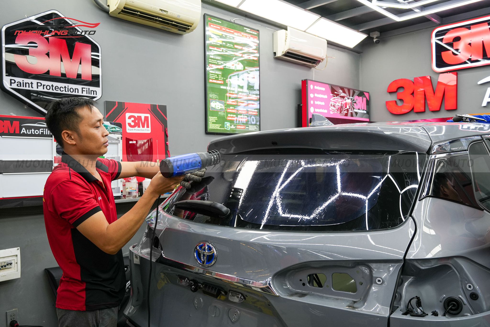 Dán phim cách nhiệt 3M chính hãng Toyota Corolla Cross 2024