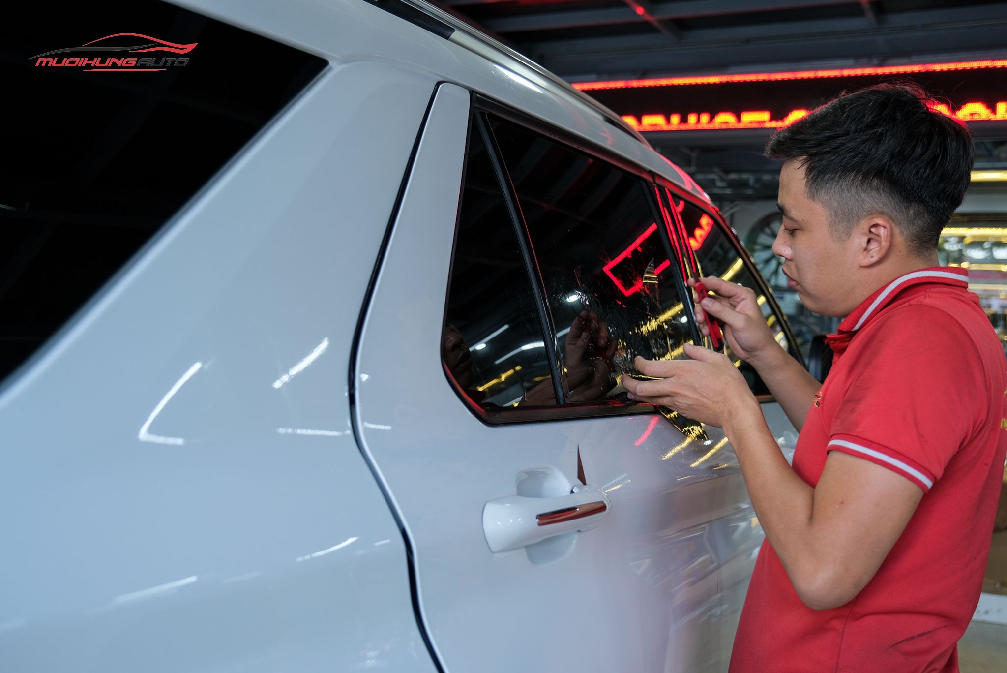 Dán phim cách nhiệt 3M cho ô tô Ford Explorer