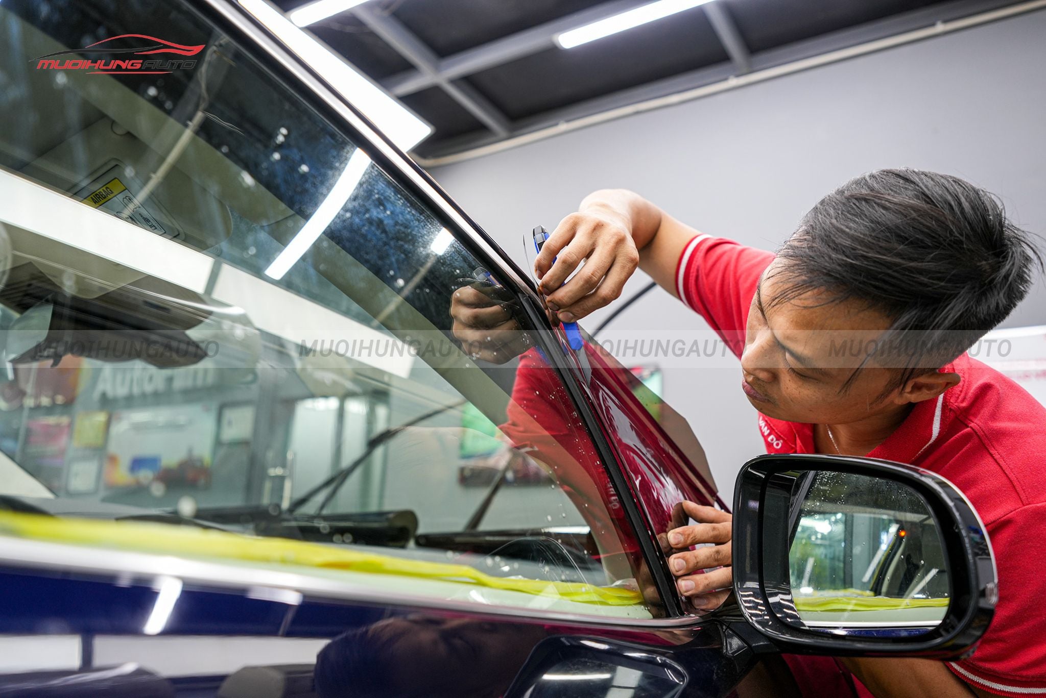 Dán phim cách nhiệt 3M cho ô tô Jaguar EV400