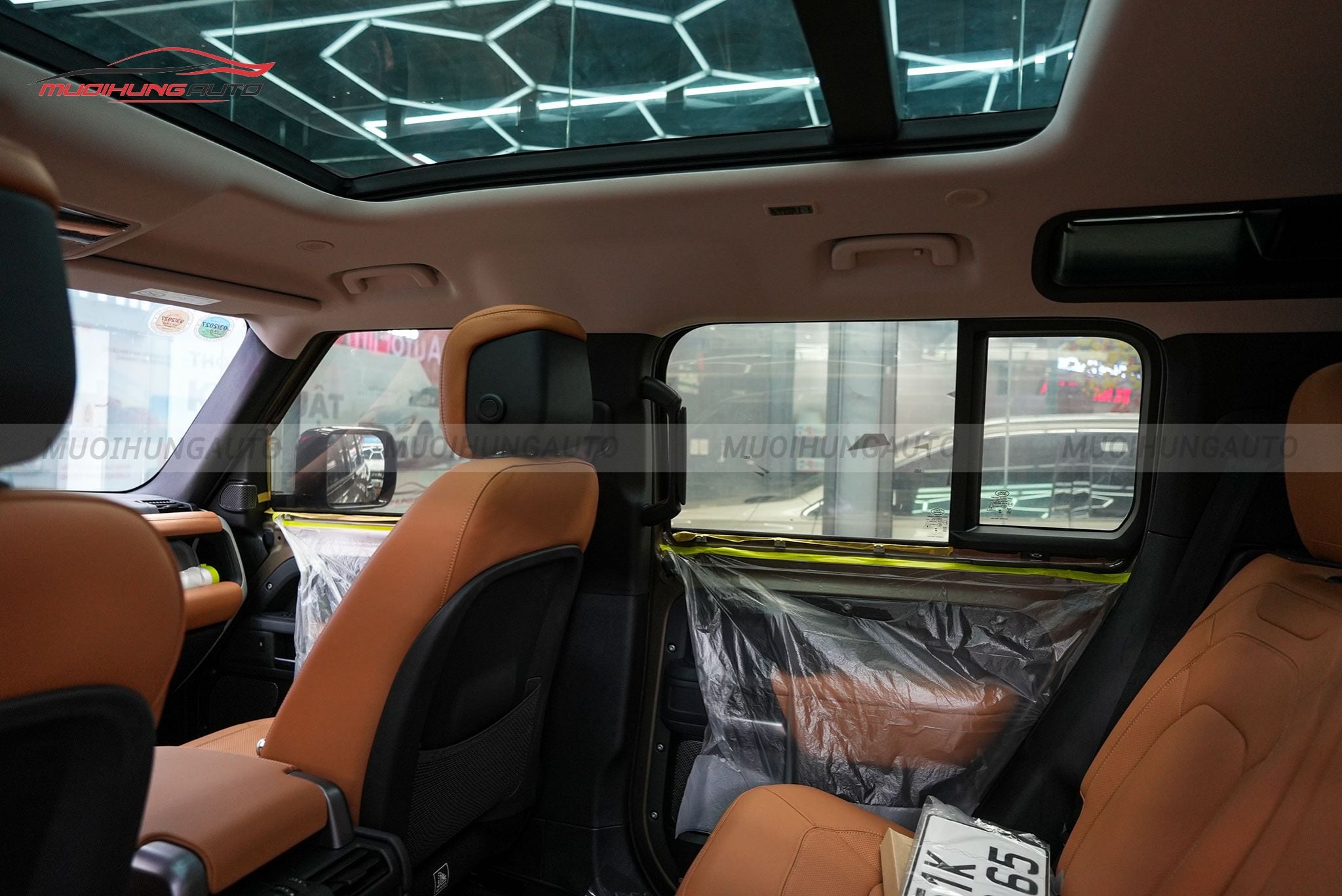 Dán phim cách nhiệt 3M cho ô tô Land Rover Defender 2024