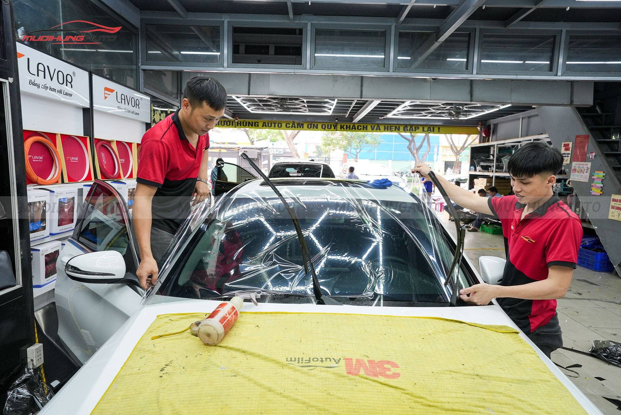 Dán phim cách nhiệt 3M cho ô tô Mercedes C200 2019