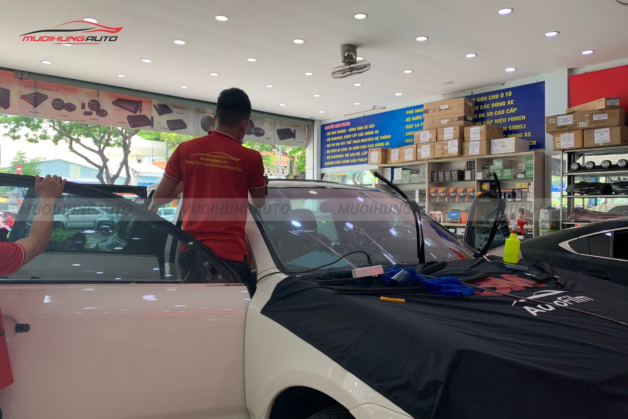 Dán phim cách nhiệt 3M cho ô tô Porsche Cayenne S