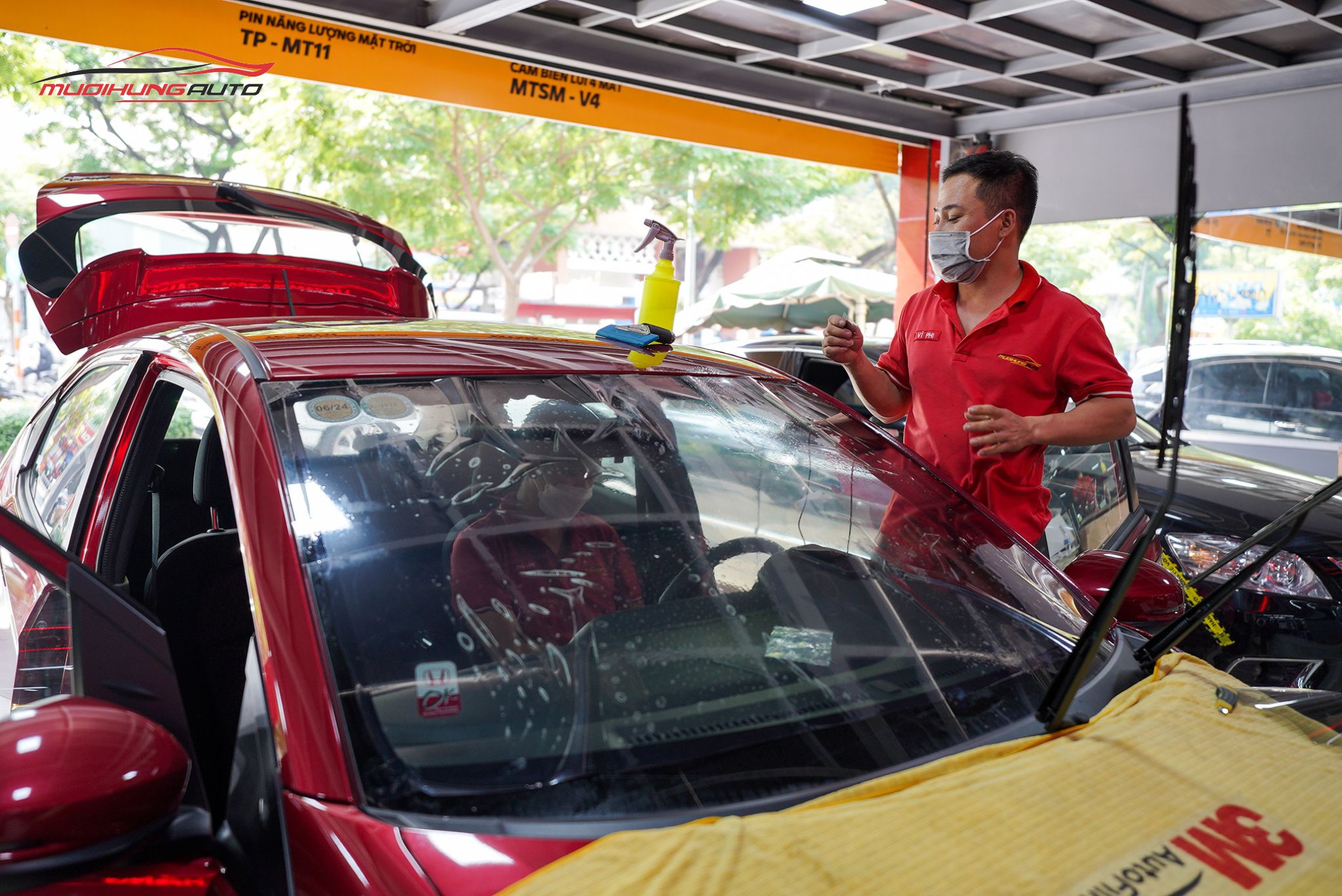 Dán phim cách nhiệt 3M cho xe Honda Brio