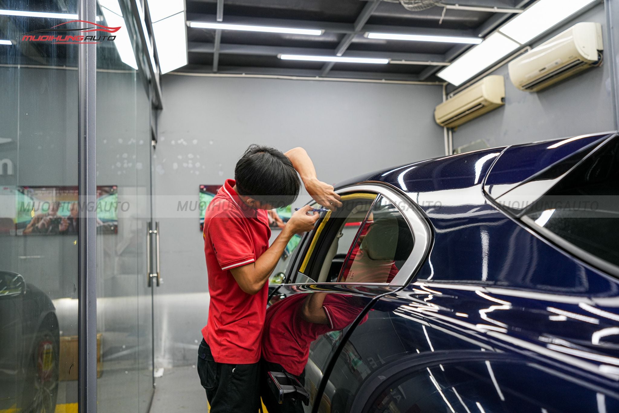 Dán phim cách nhiệt 3M cho xe Jaguar EV400