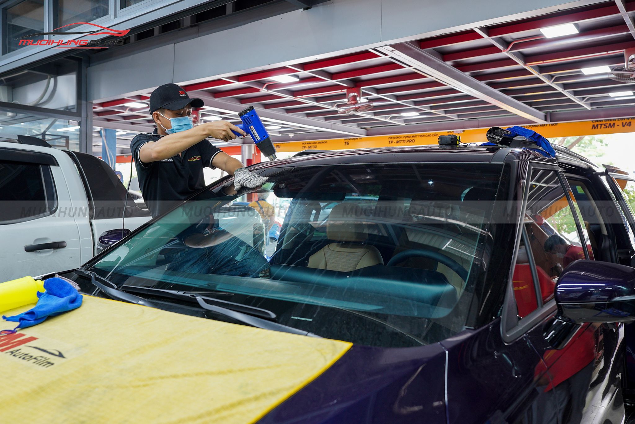 Dán phim cách nhiệt 3M cho xe Kia Carnival