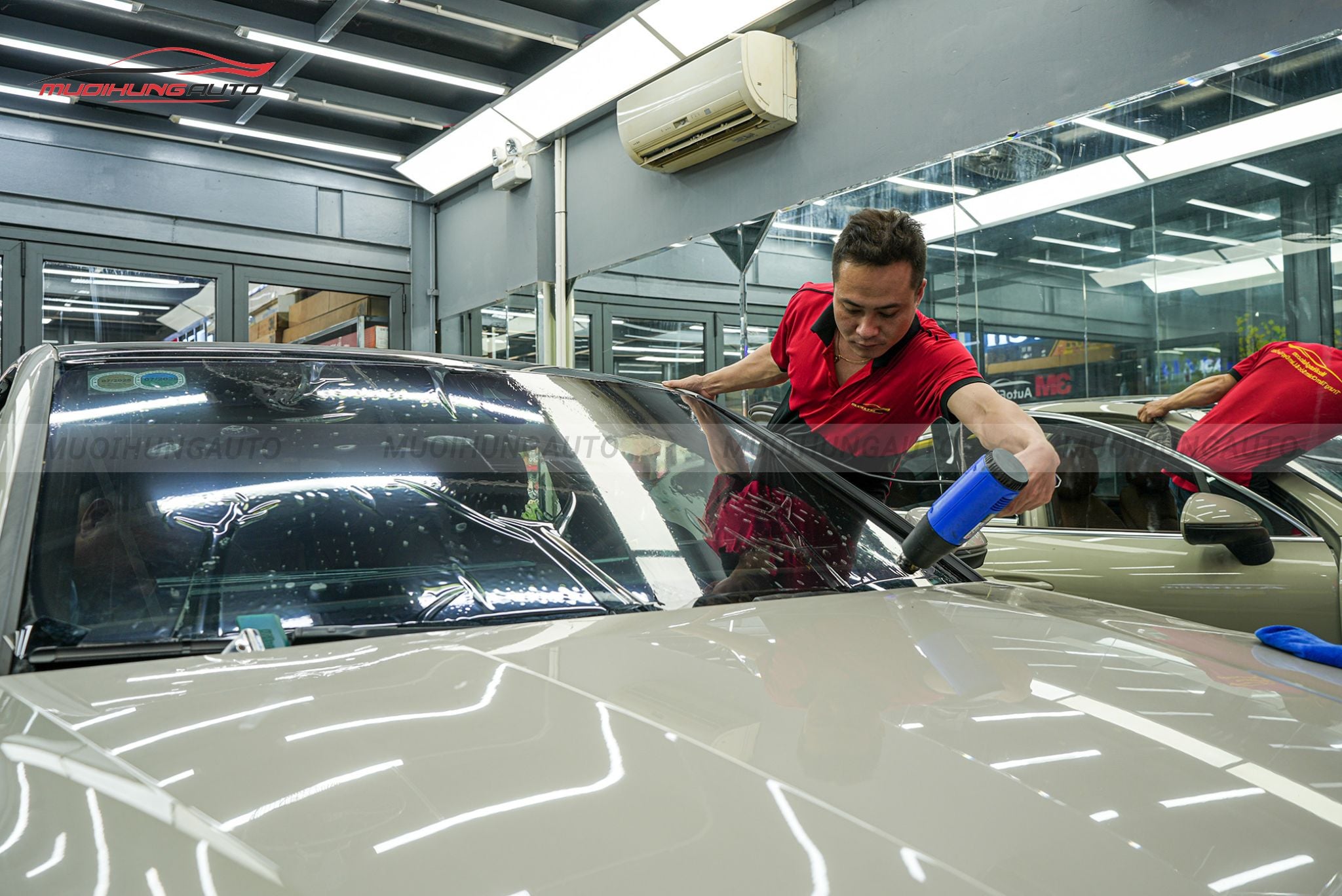 Dán phim cách nhiệt 3M cho xe Porsche Cayenne 2022