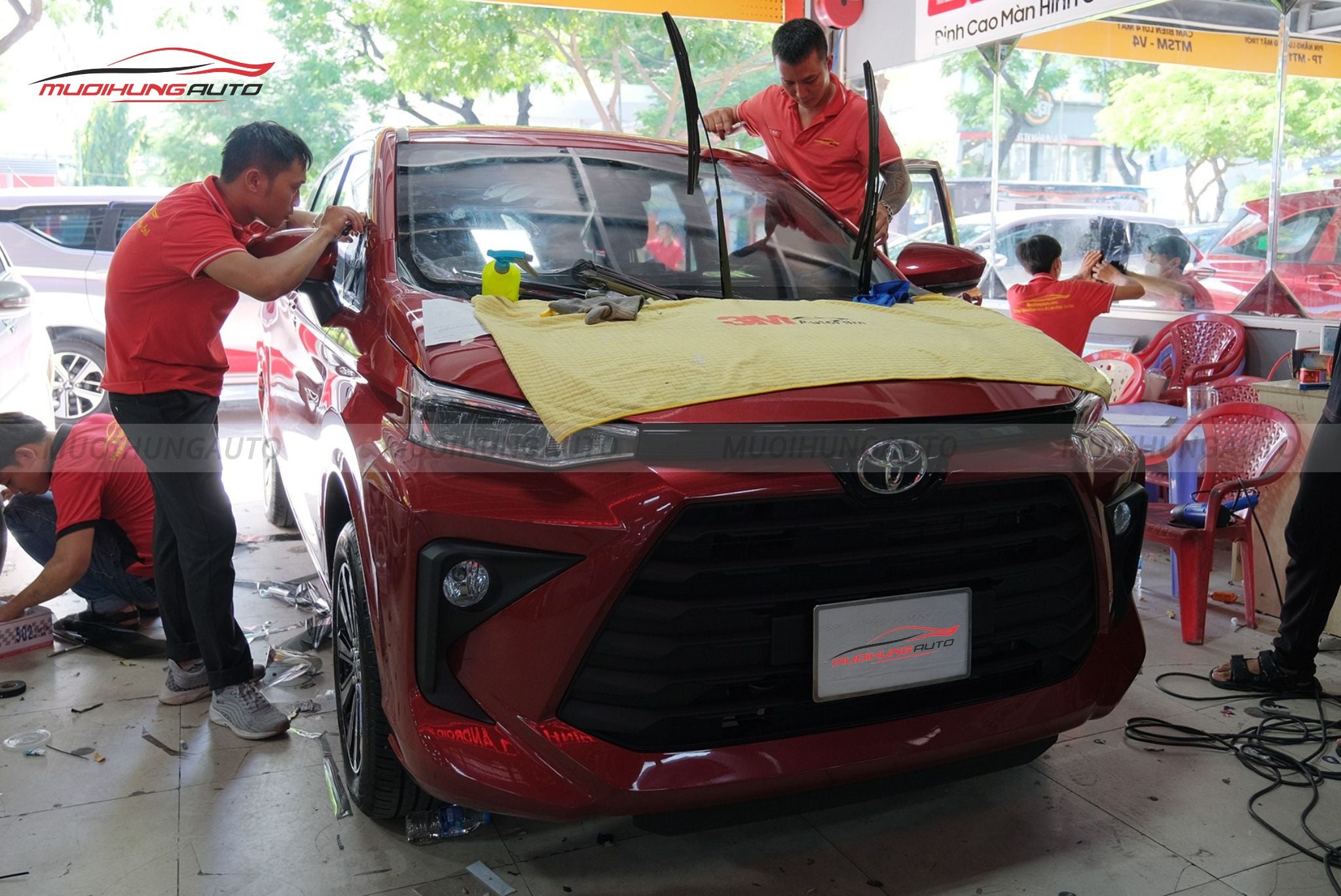 Dán phim cách nhiệt 3M cho xe Toyota Avanza