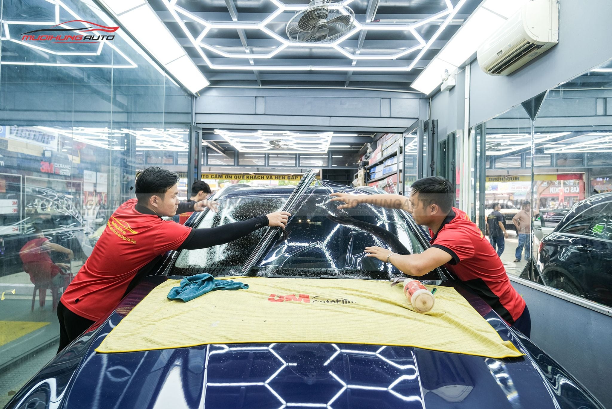 Dán phim cách nhiệt 3M Mercedes GLC 200