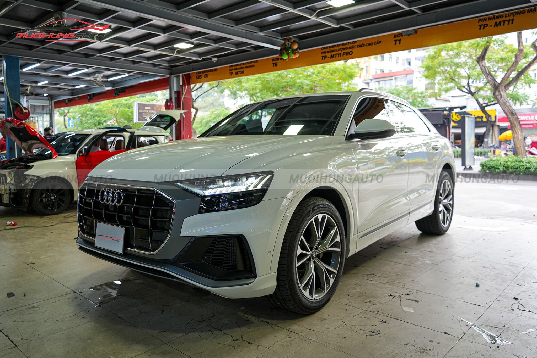 Dán phim cách nhiệt 3M ô tô Audi Q8
