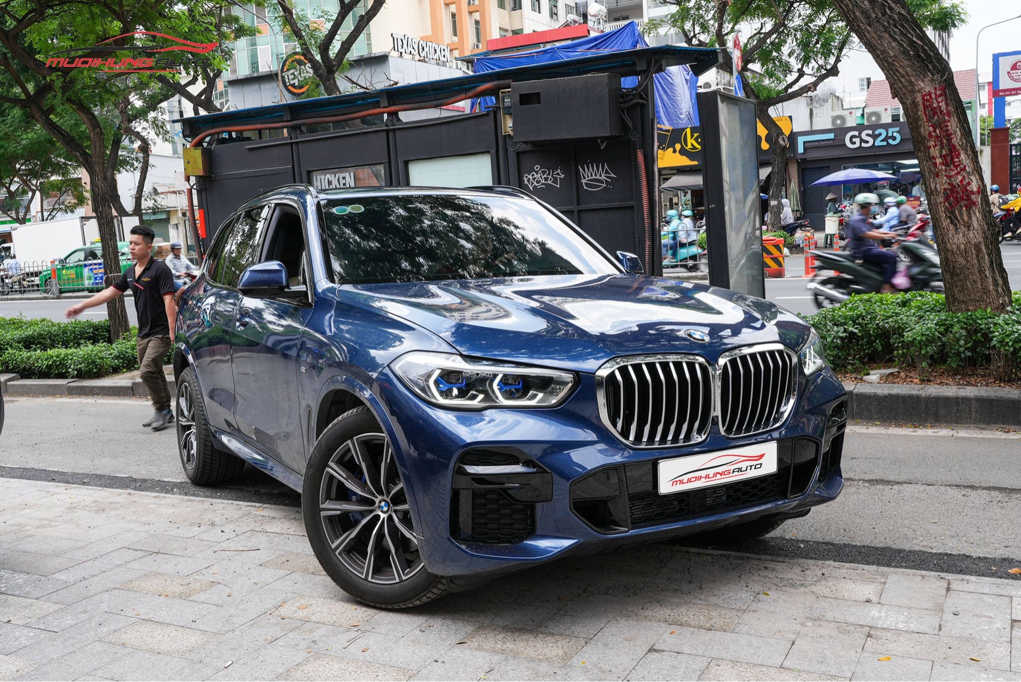 Dán phim cách nhiệt 3M ô tô BMW X5 2022