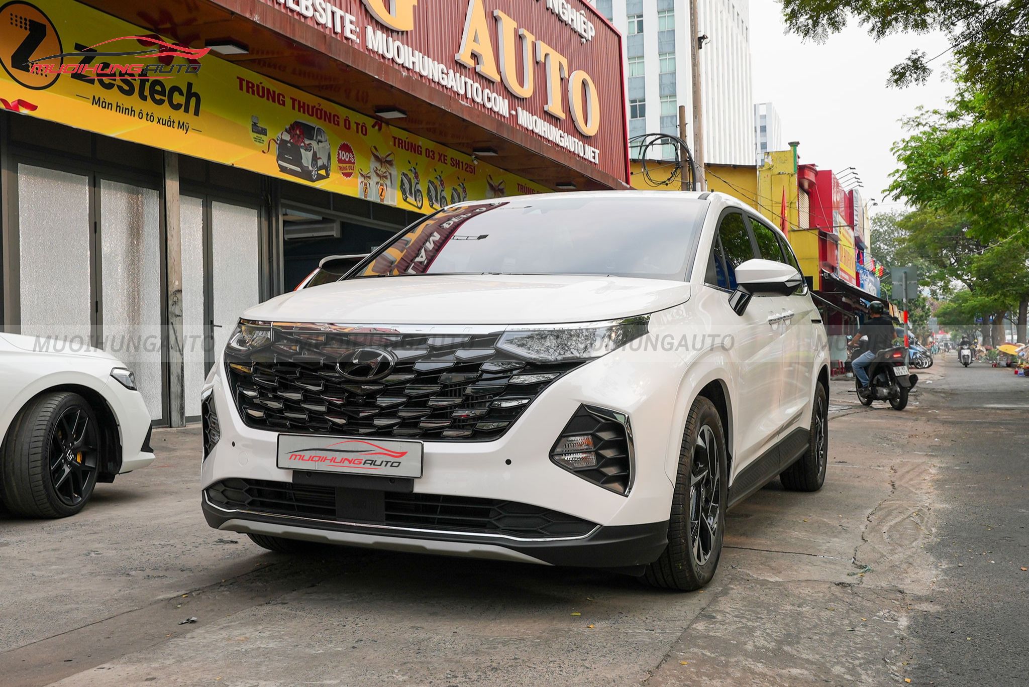Dán phim cách nhiệt 3M ô tô Hyundai Custin 2023