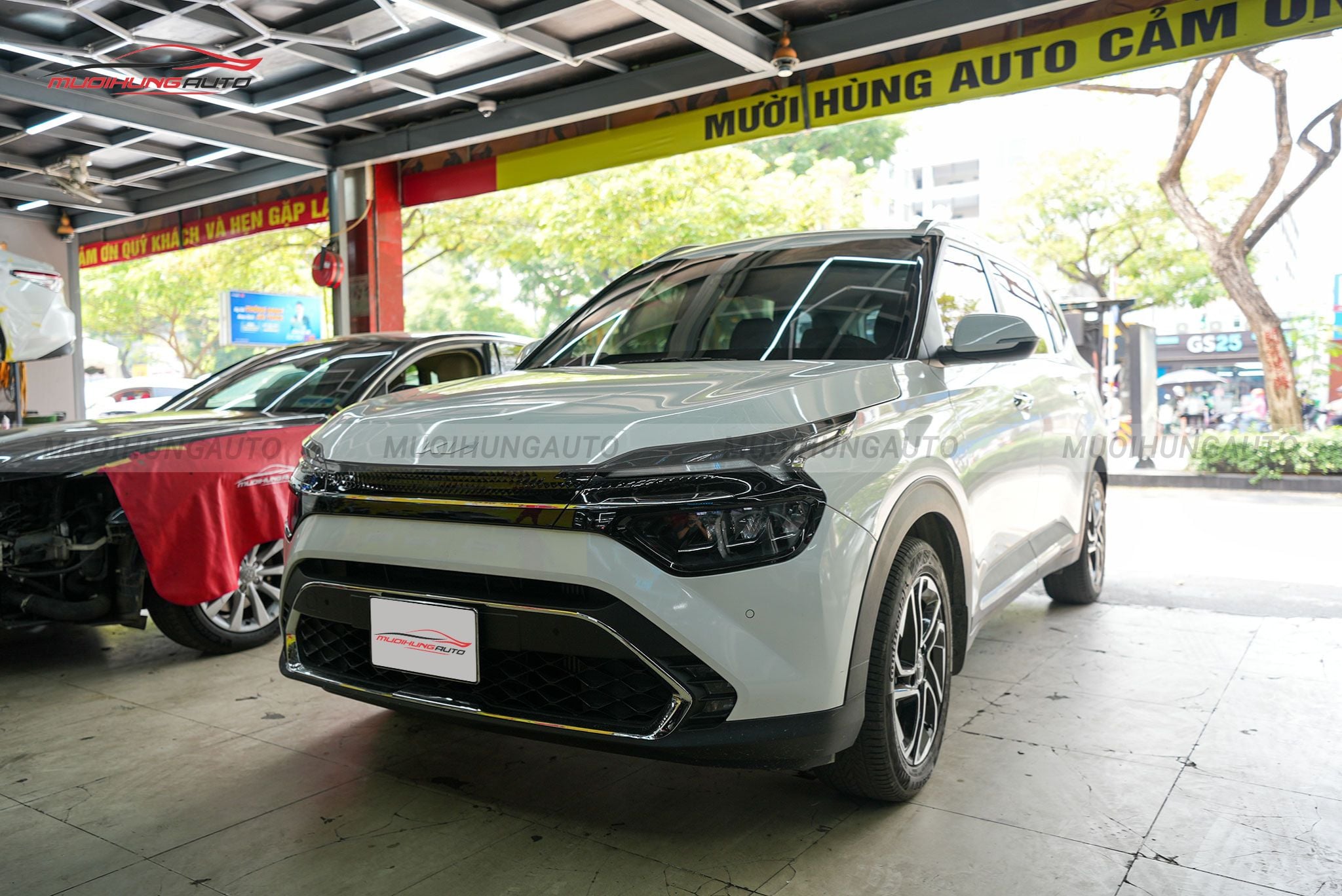 Dán phim cách nhiệt 3M ô tô Kia Carens 2023